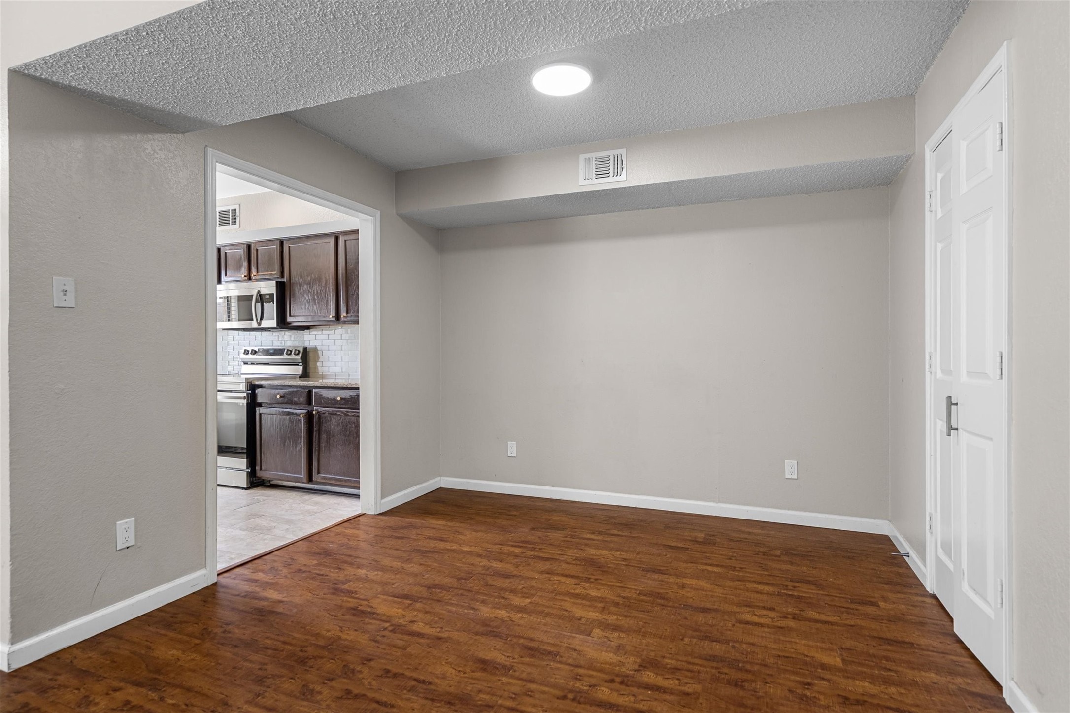 710 Peach Court