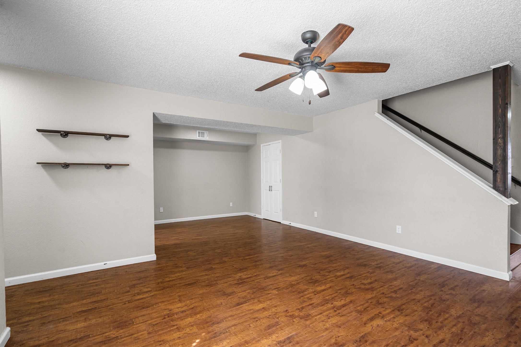 710 Peach Court