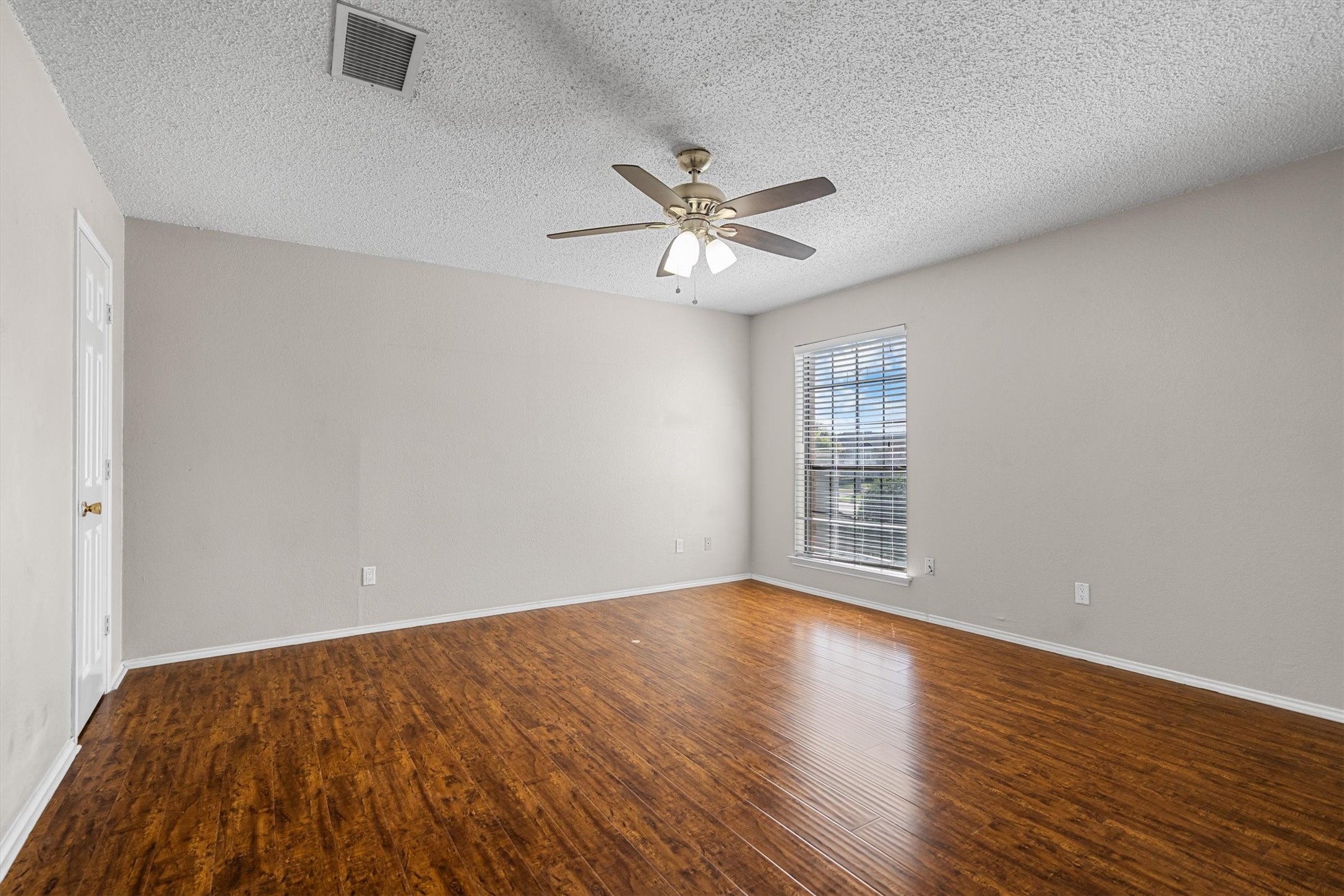 710 Peach Court