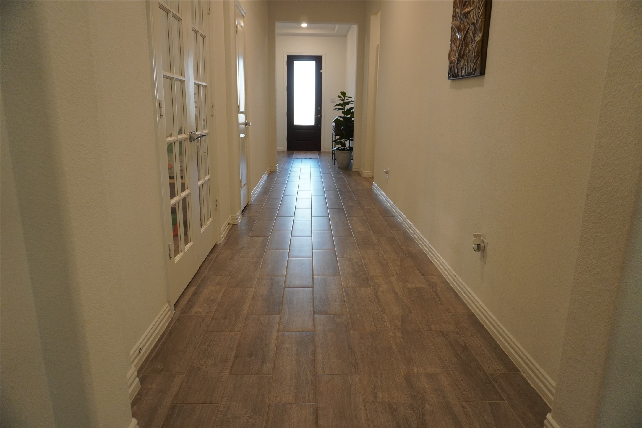 2046 Hollowcreek Trail