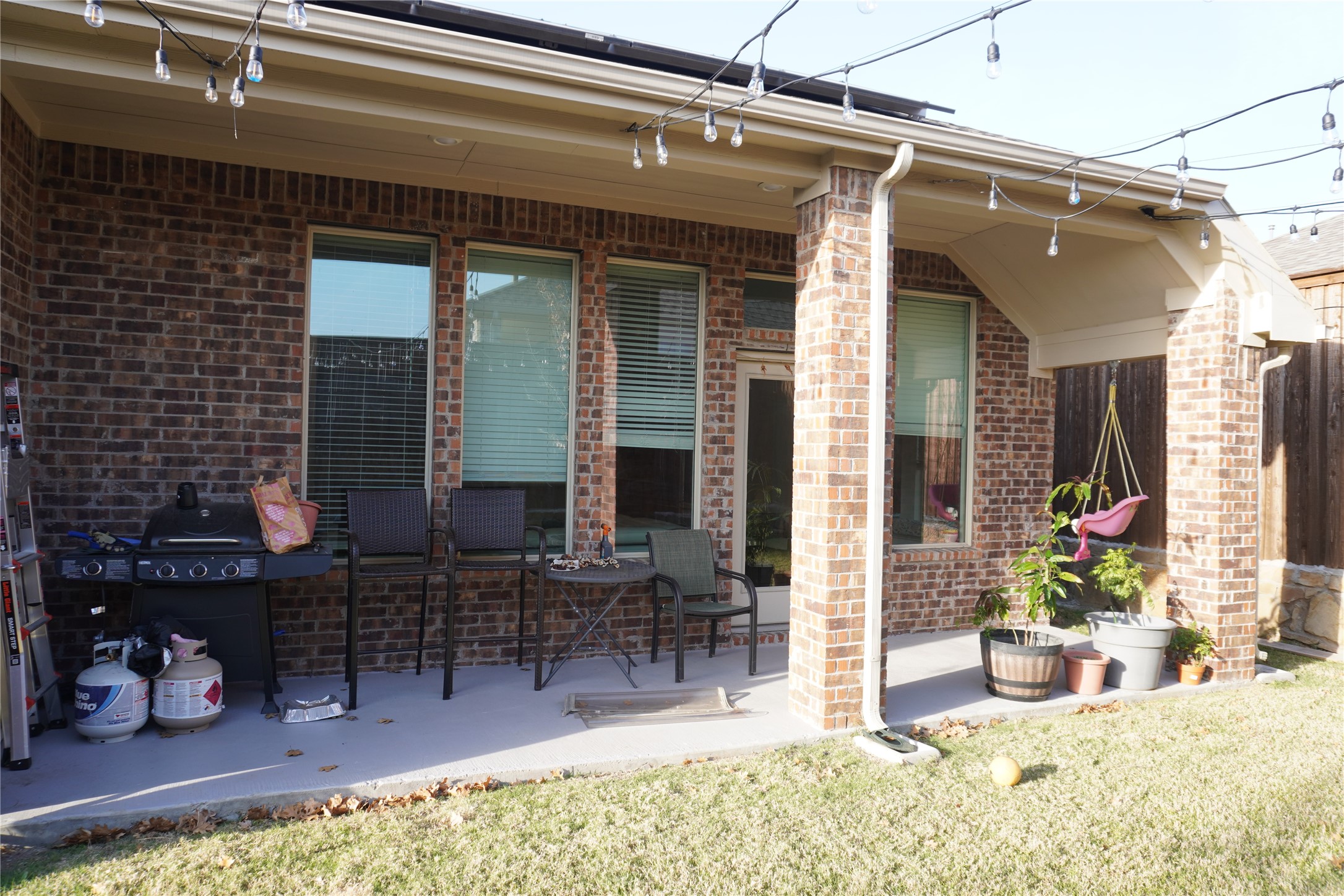 2046 Hollowcreek Trail