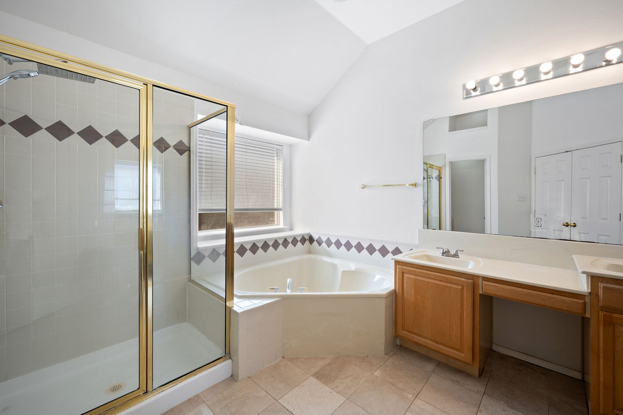 516 Castleford Drive