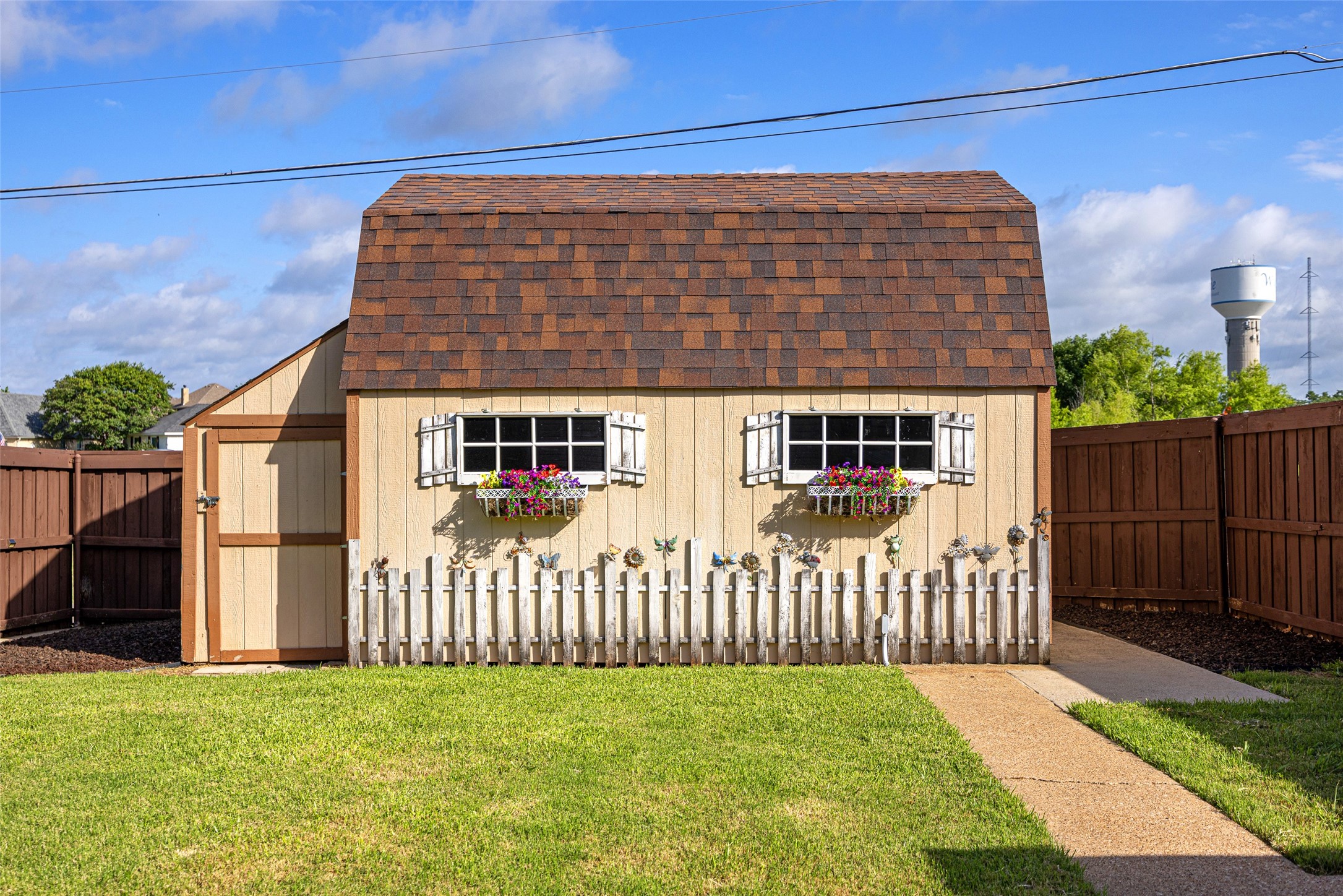518 E Gaston Drive
