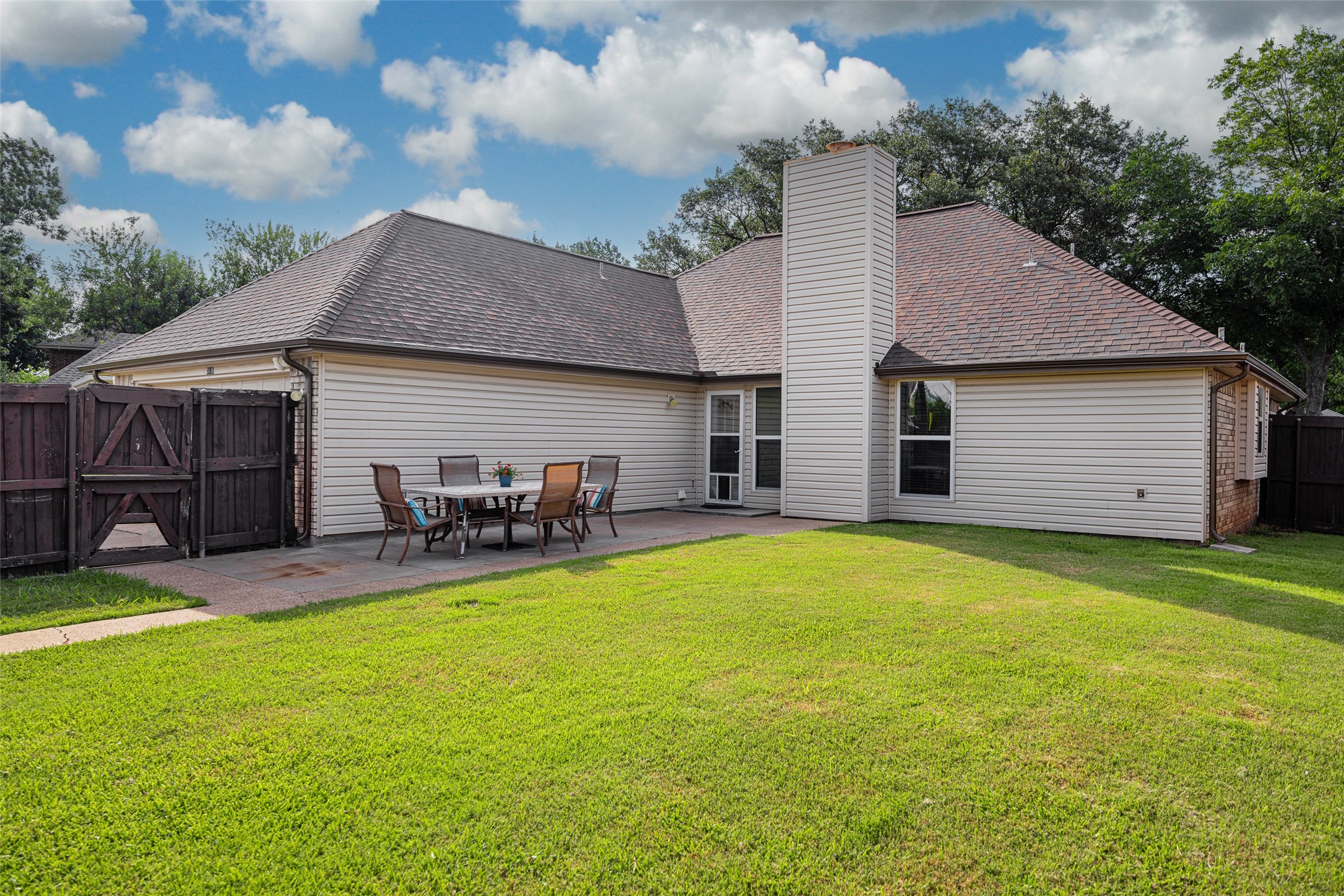 518 E Gaston Drive