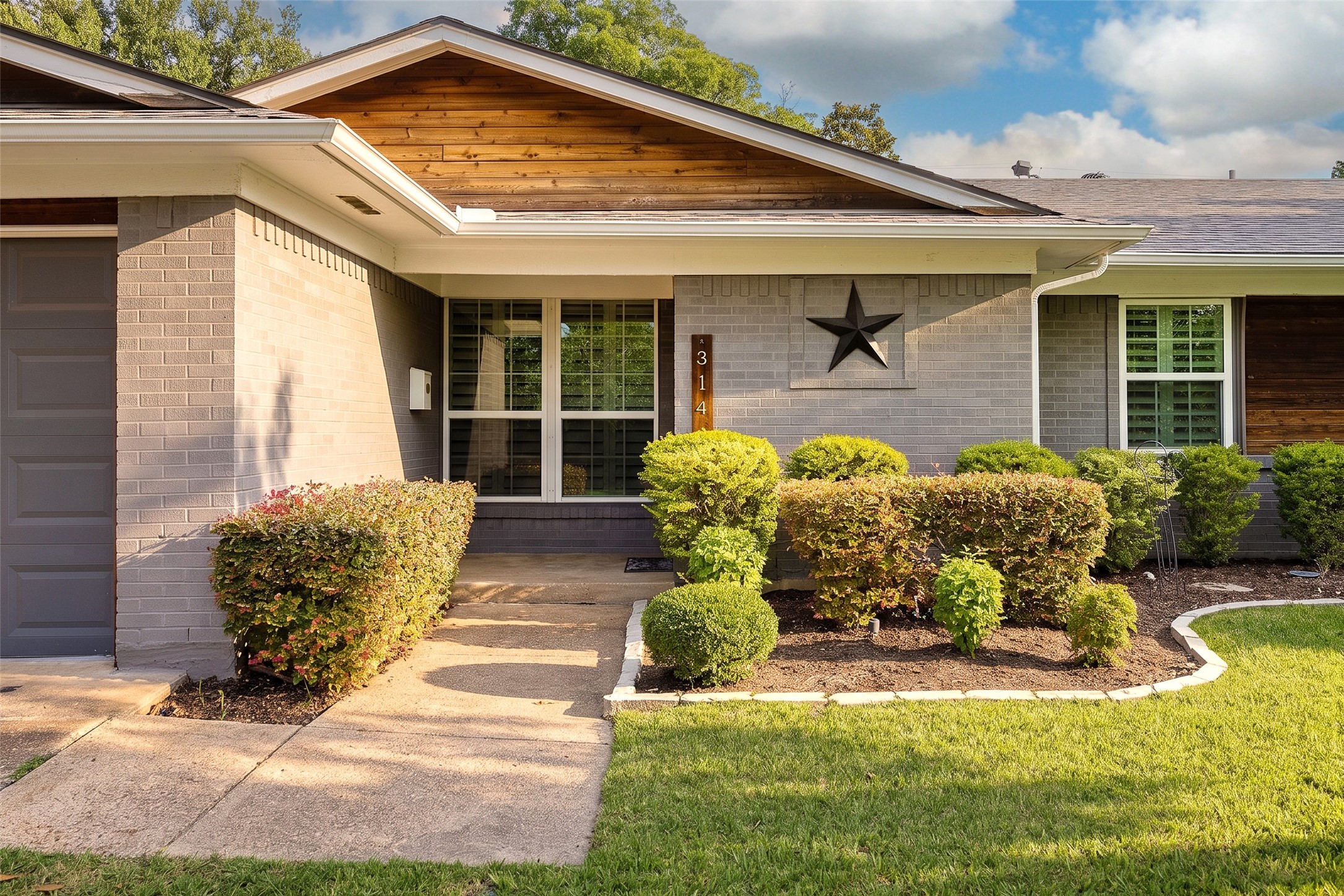 314 N Cottonwood Drive