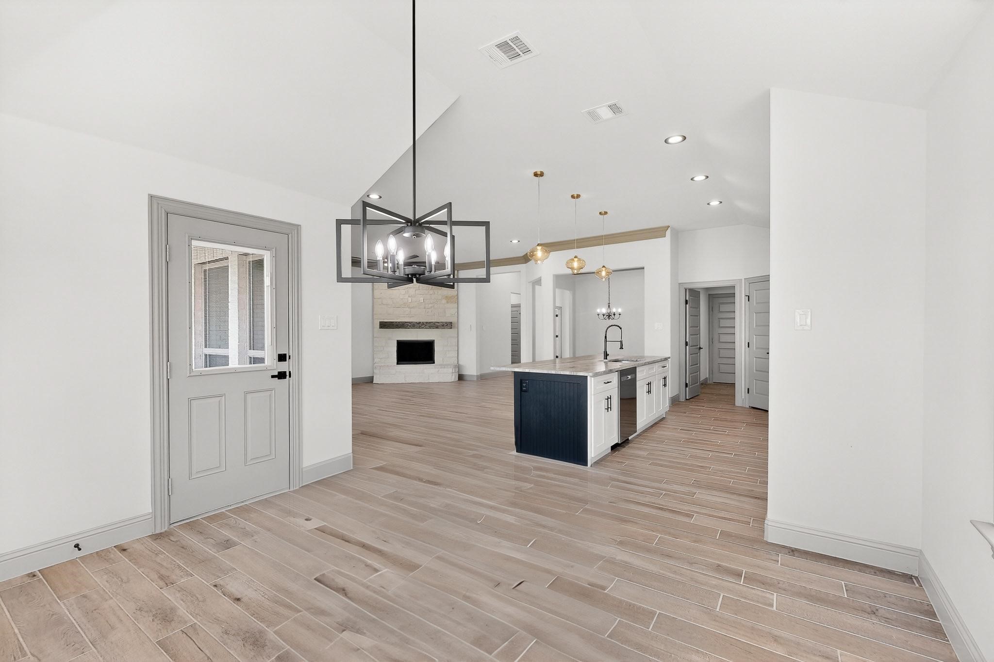906 Maxine Drive