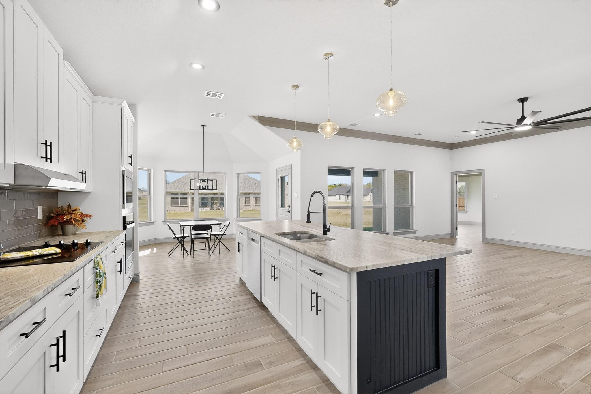 906 Maxine Drive