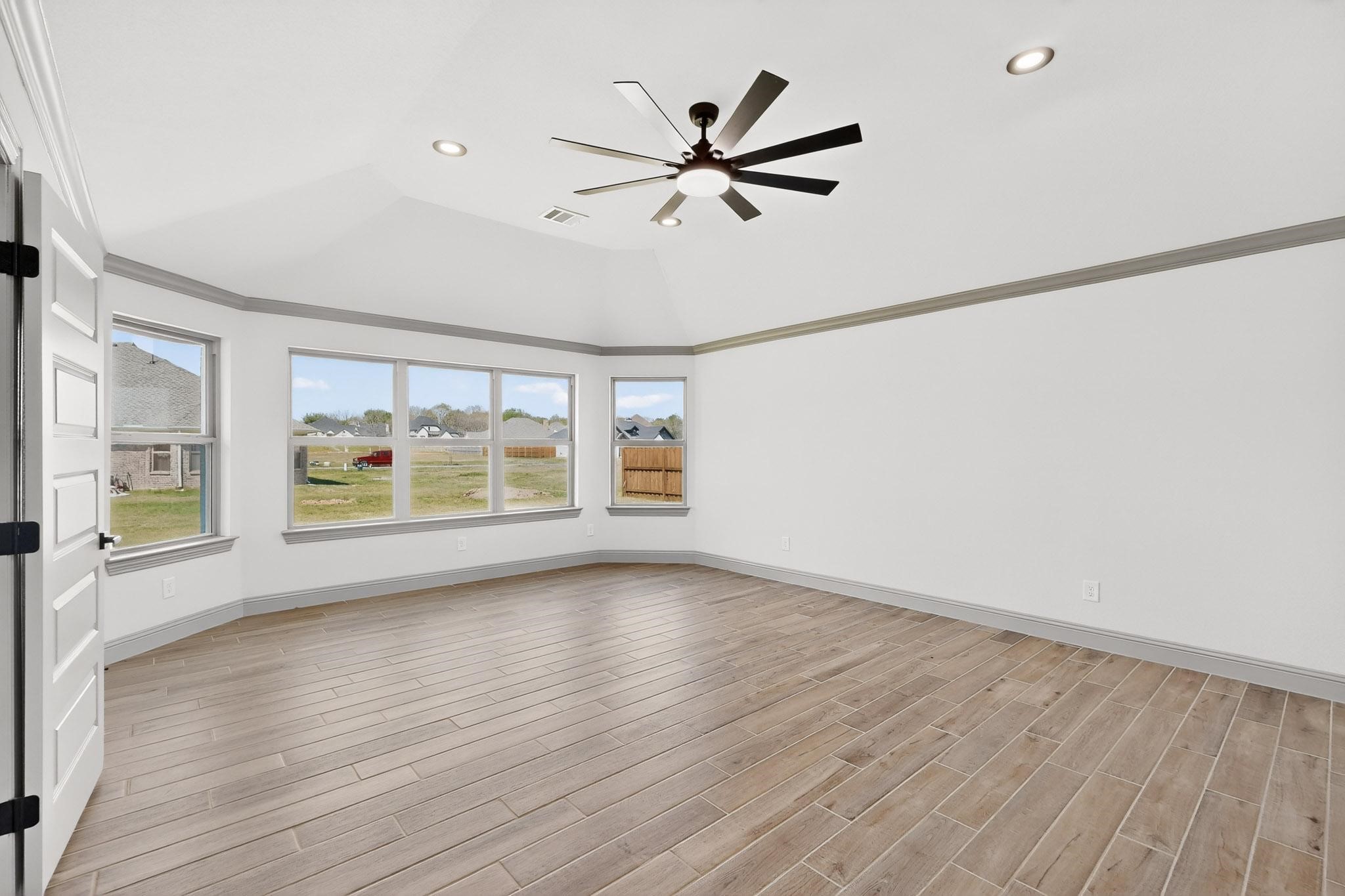 906 Maxine Drive