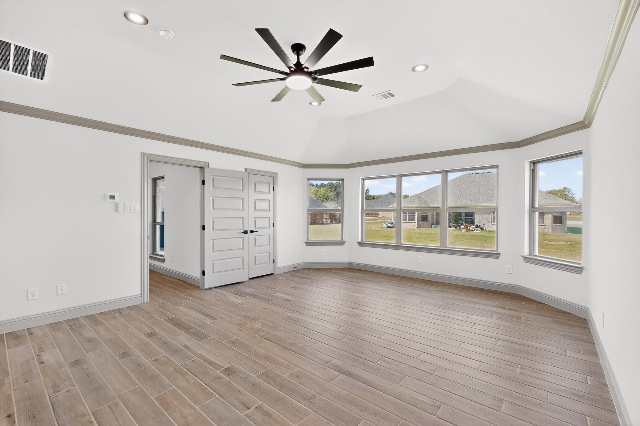 906 Maxine Drive