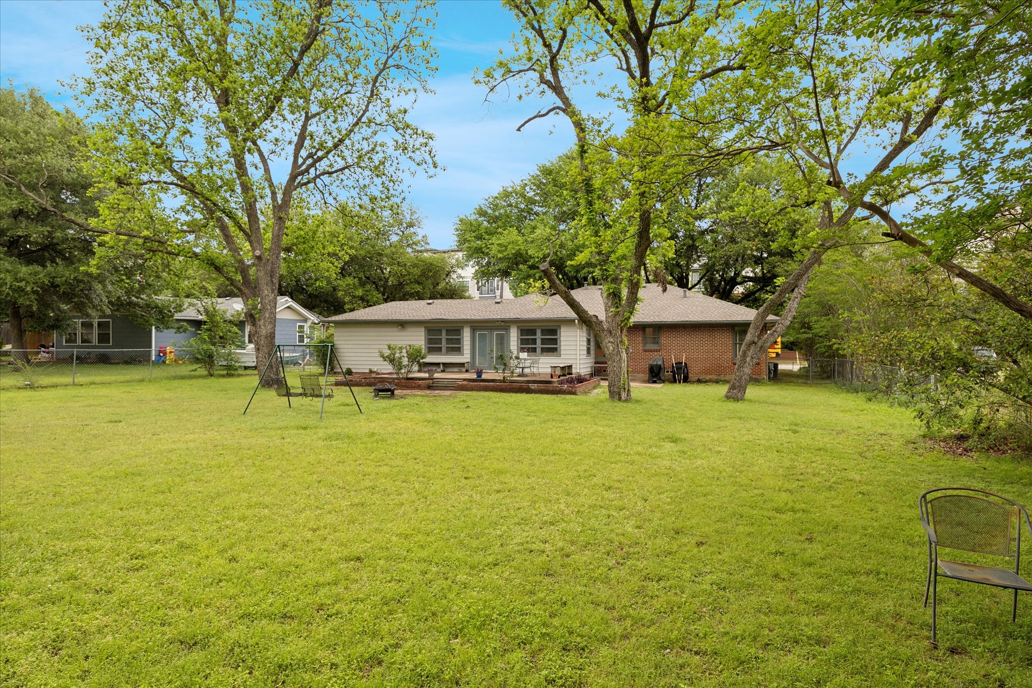 206 S Davis Drive