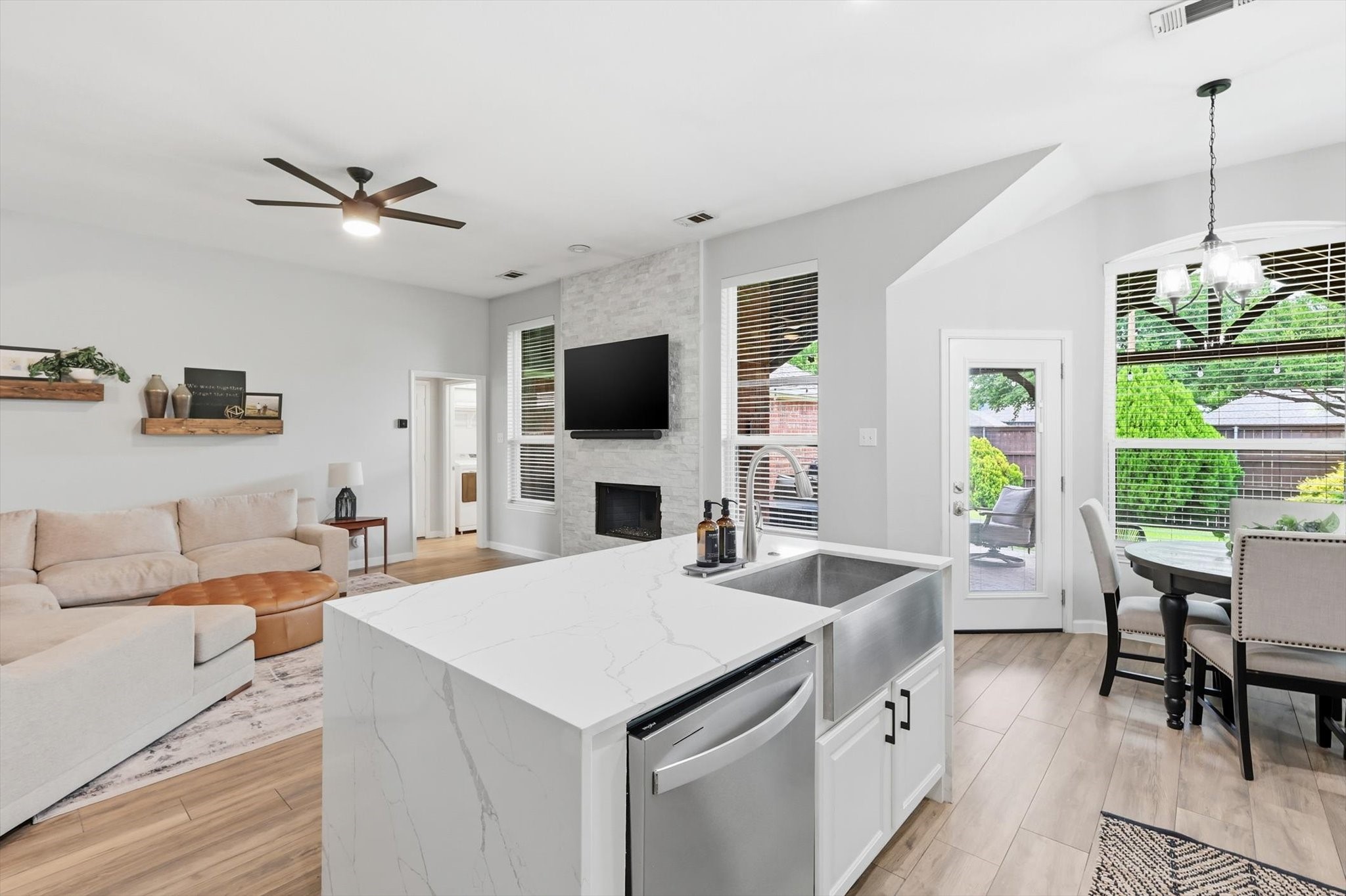 5816 Bentley Lane