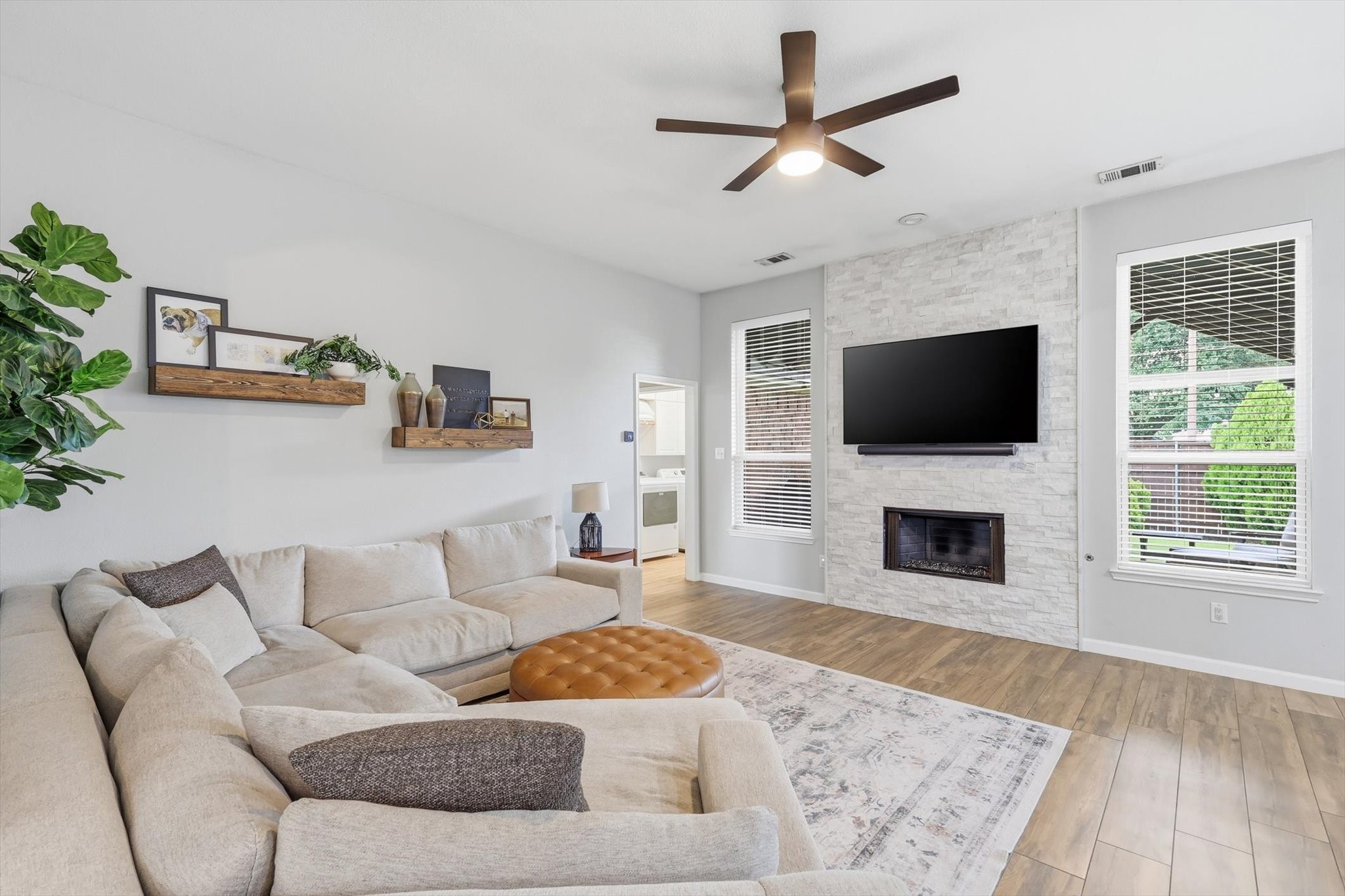 5816 Bentley Lane