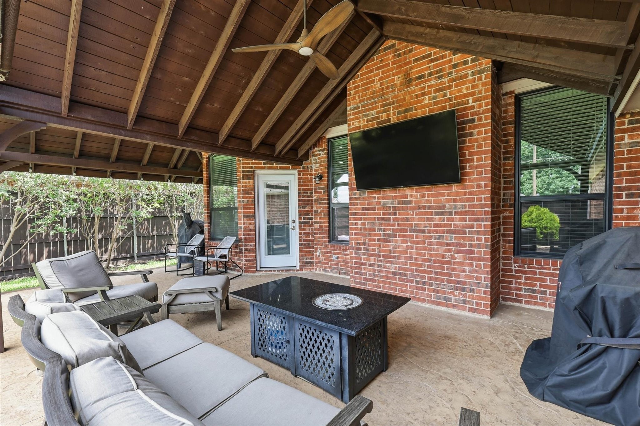 5816 Bentley Lane