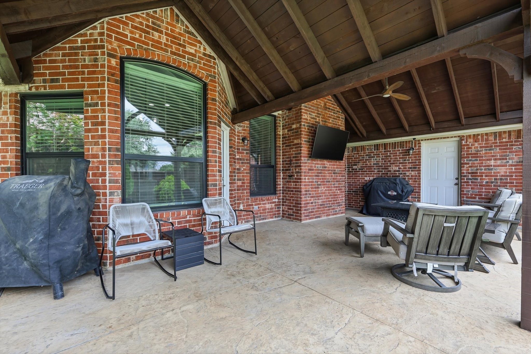 5816 Bentley Lane