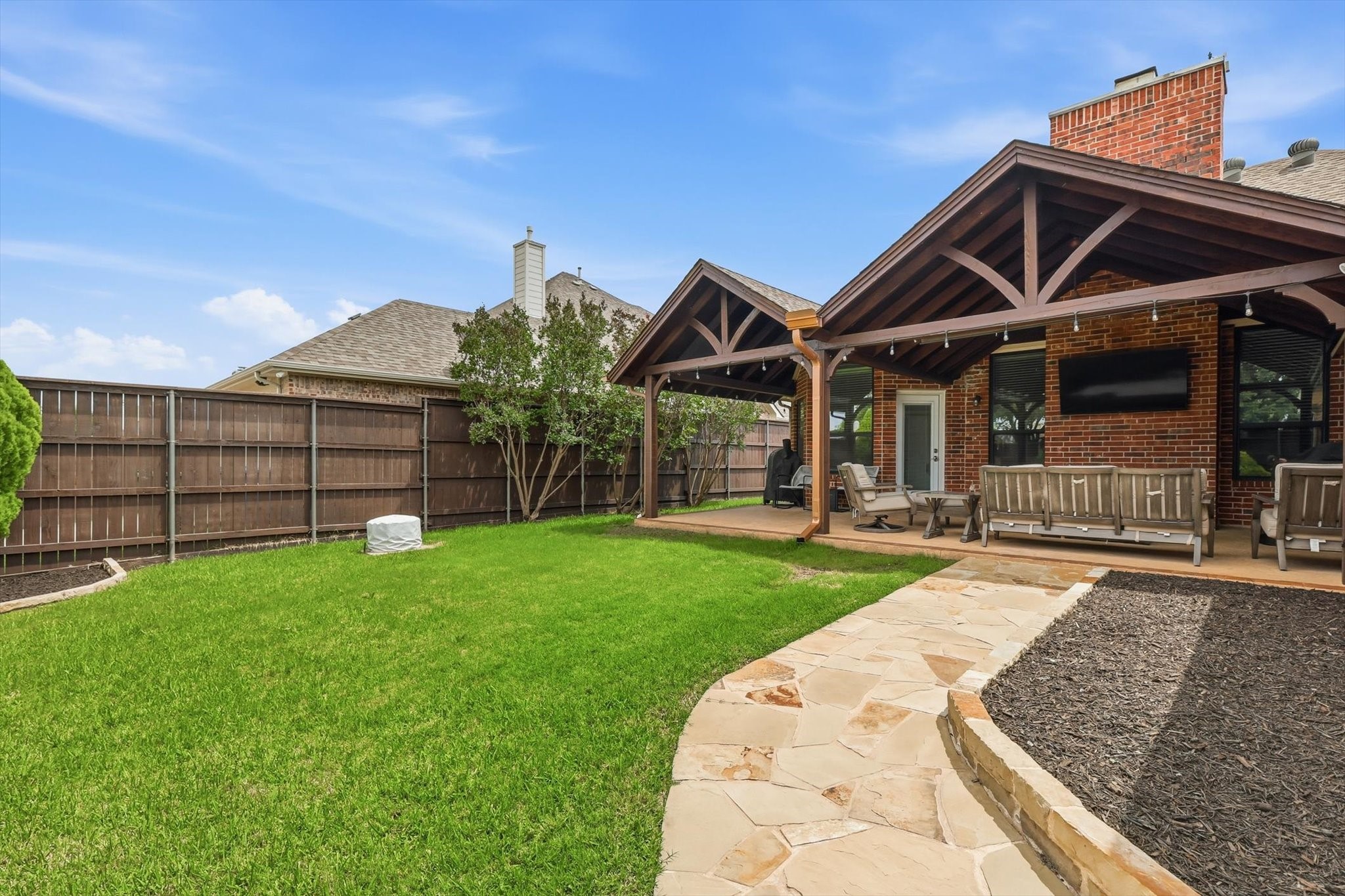 5816 Bentley Lane
