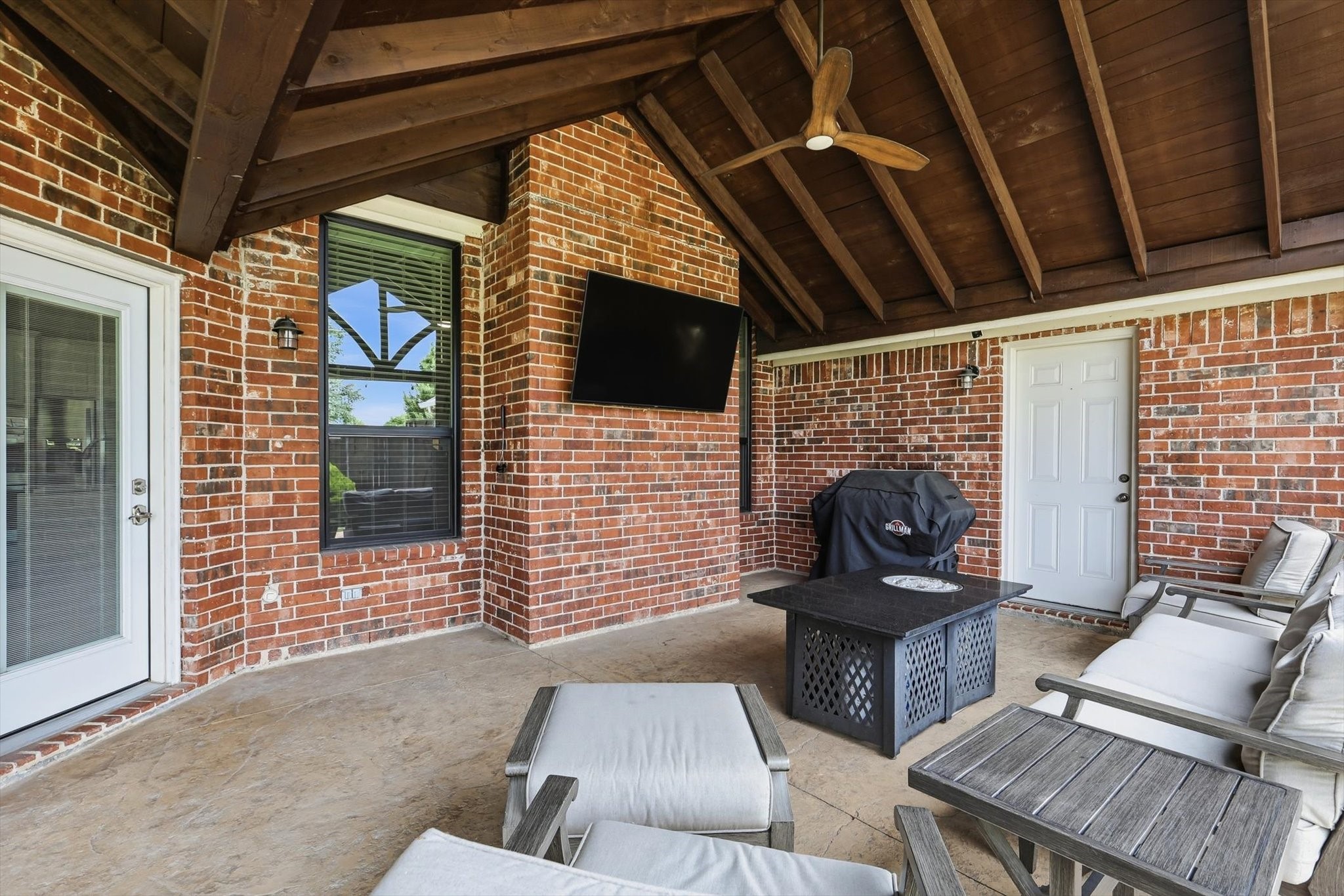 5816 Bentley Lane