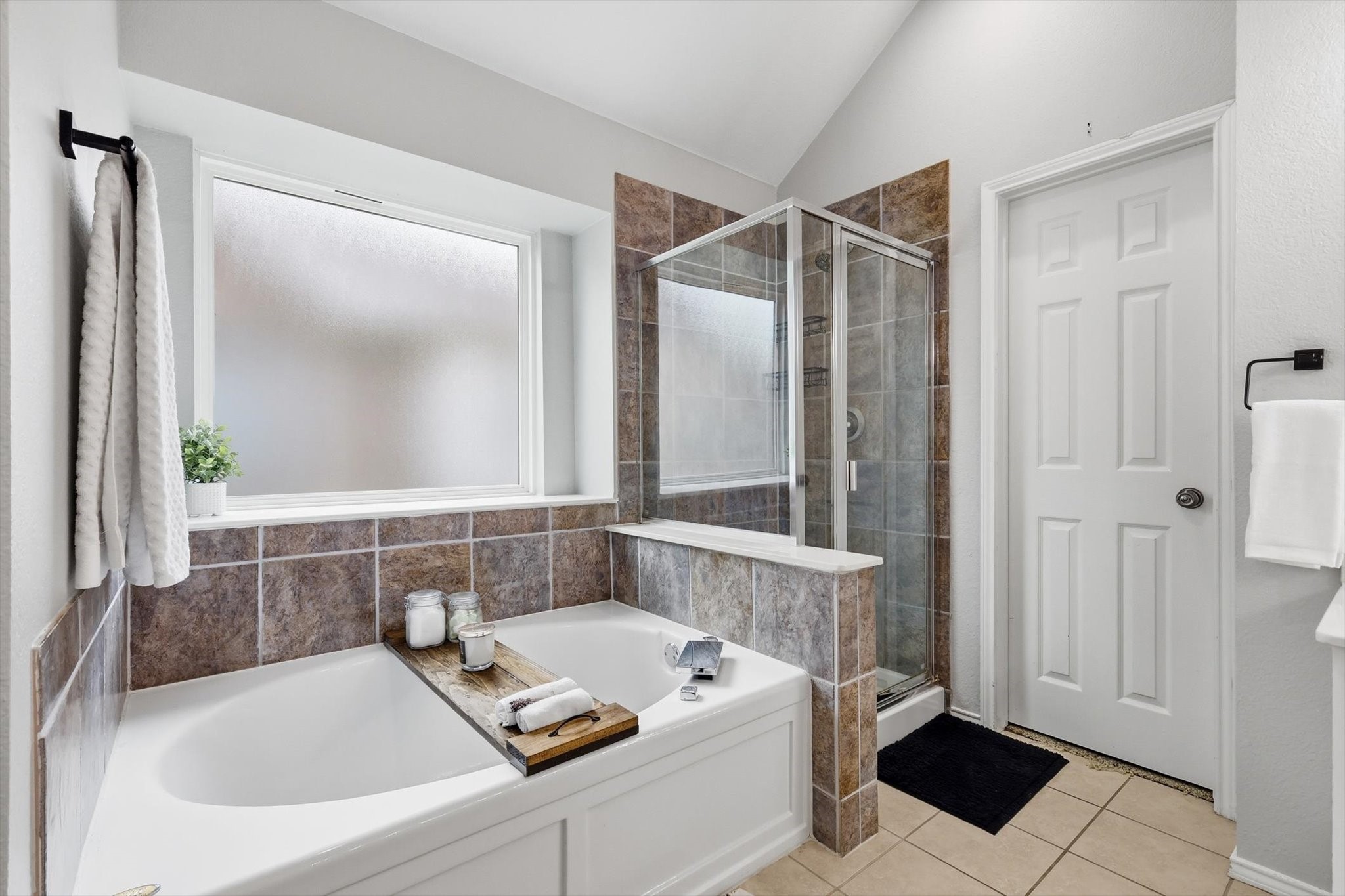 5816 Bentley Lane