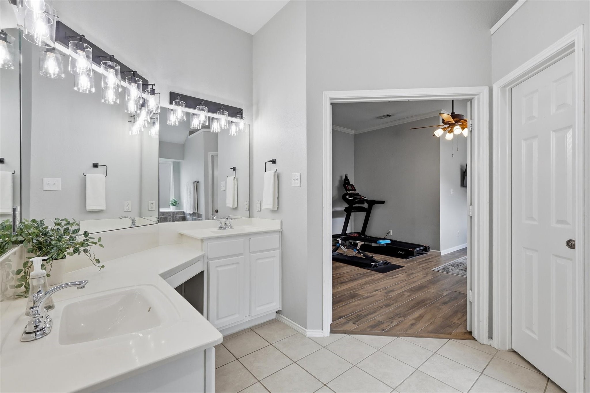 5816 Bentley Lane