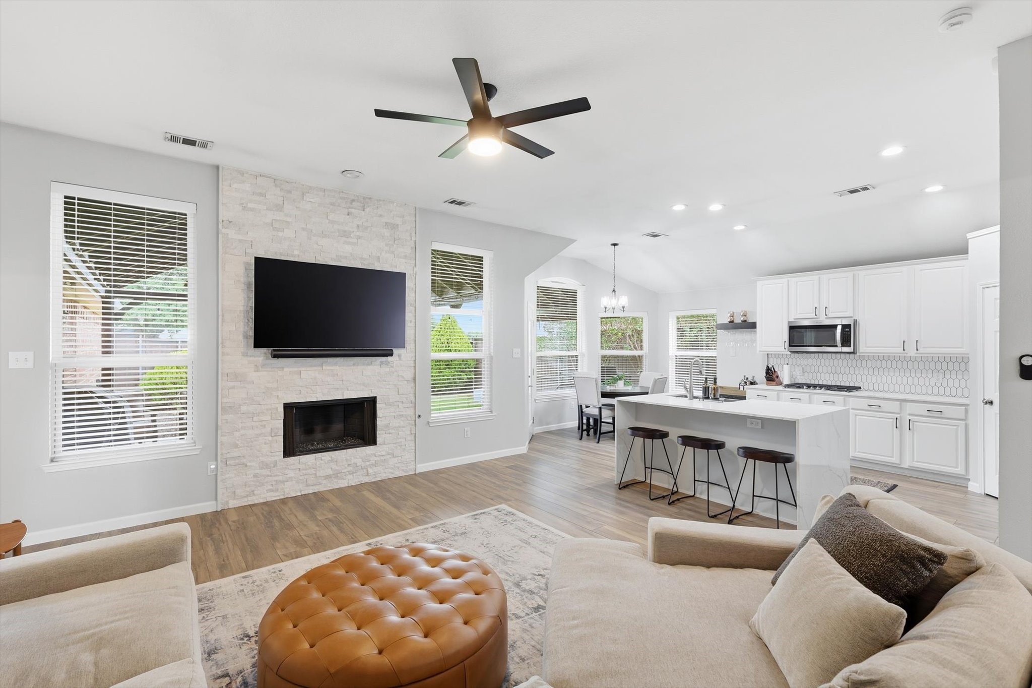 5816 Bentley Lane