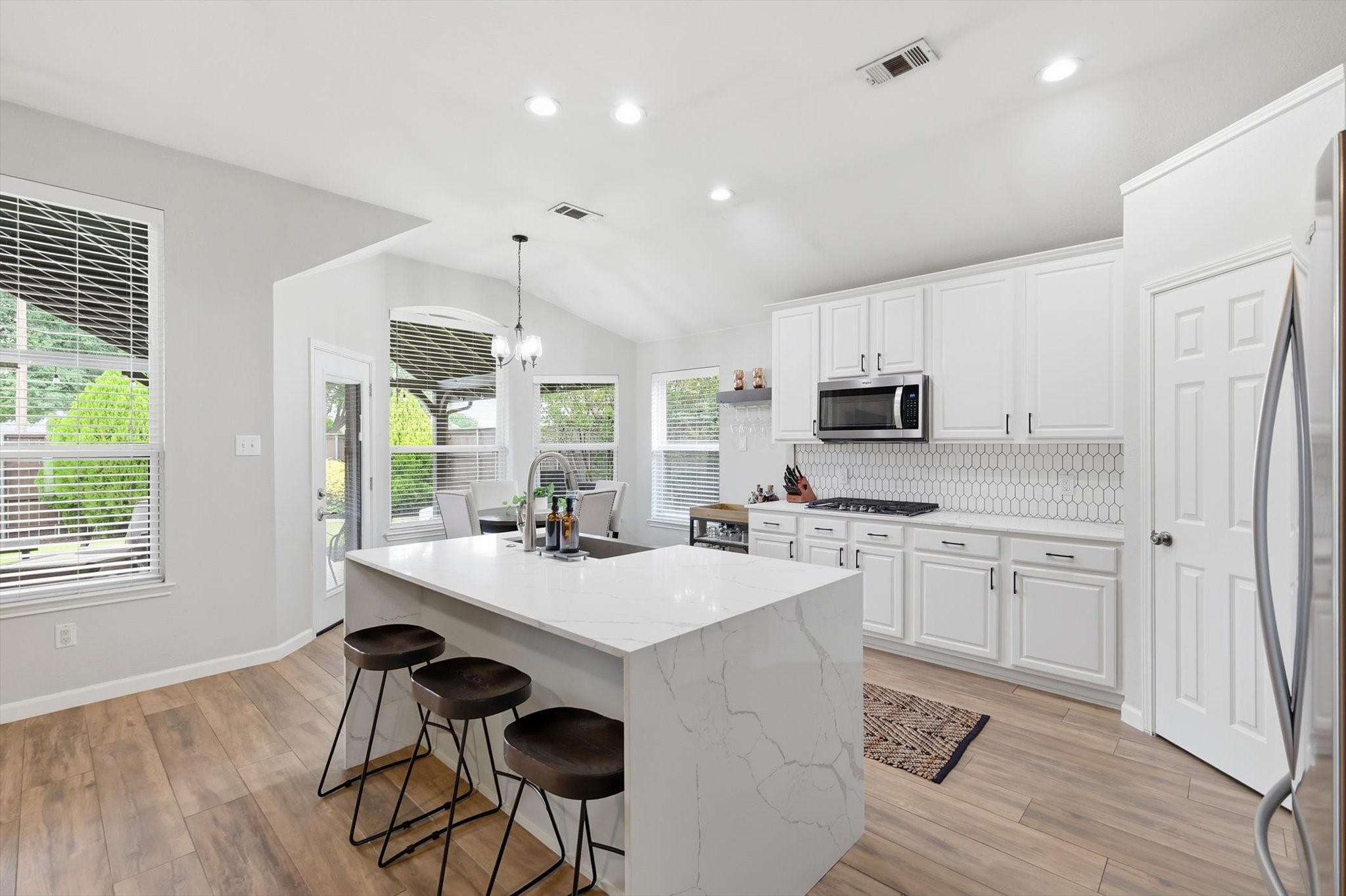 5816 Bentley Lane