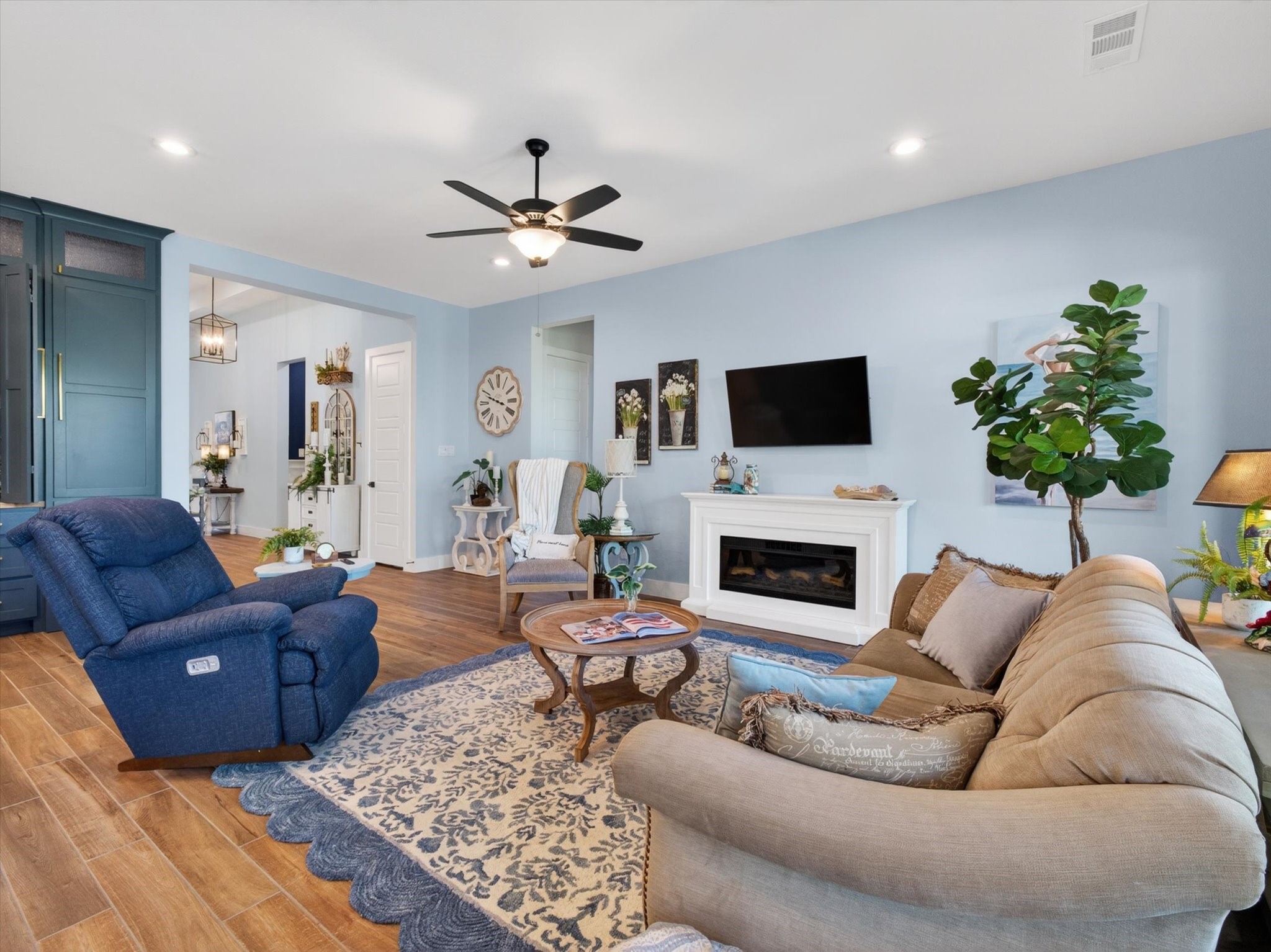 3816 Chesapeake Way