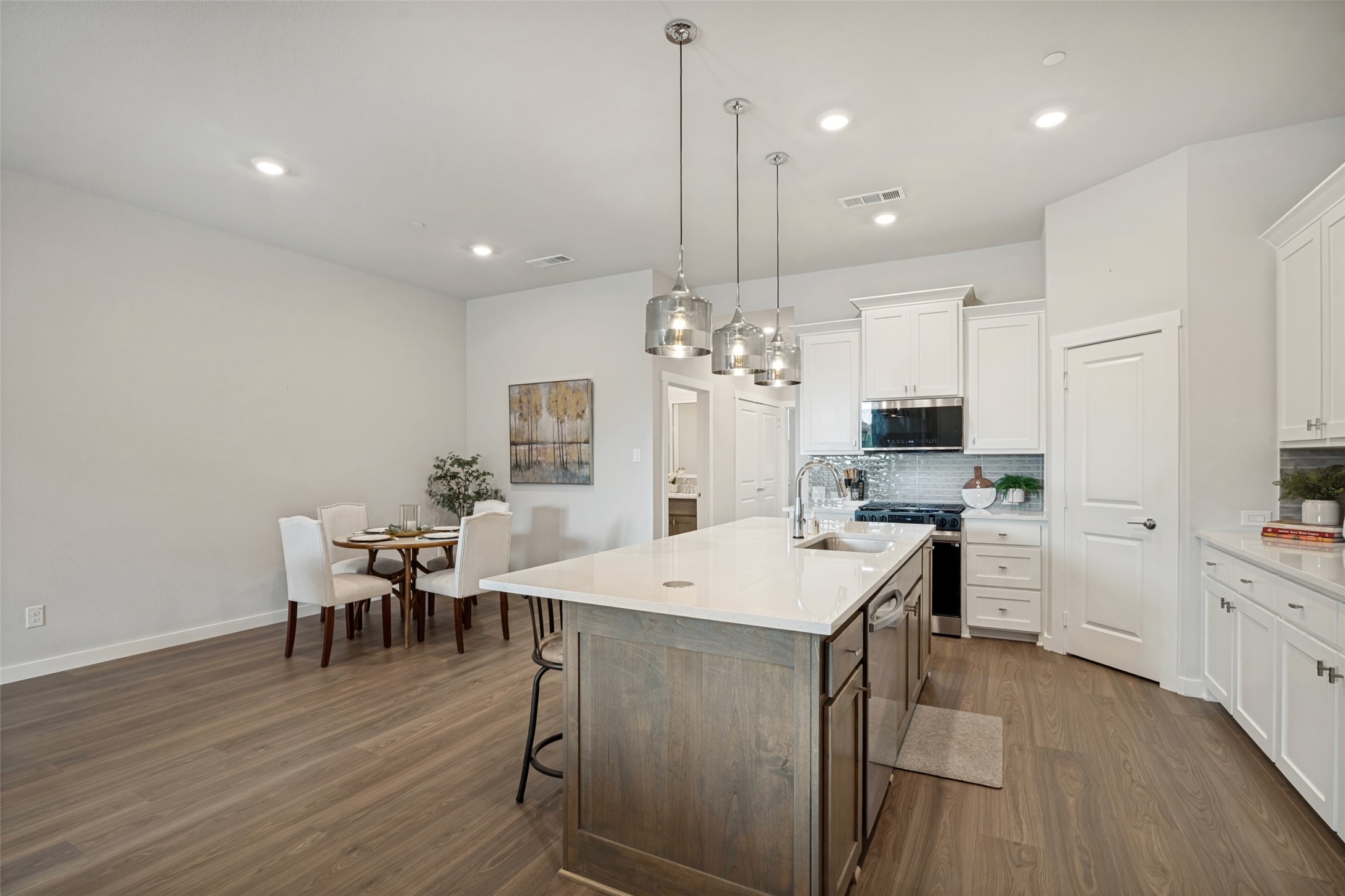 618 Tall Grass Trail