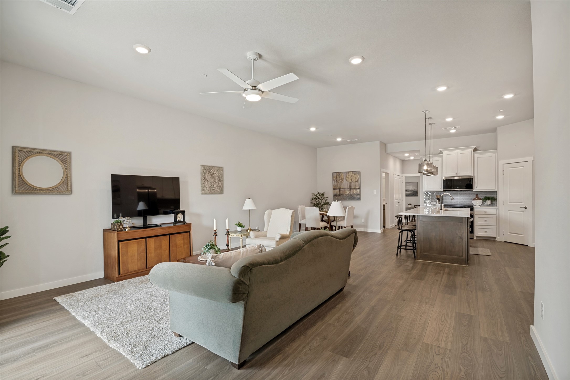 618 Tall Grass Trail