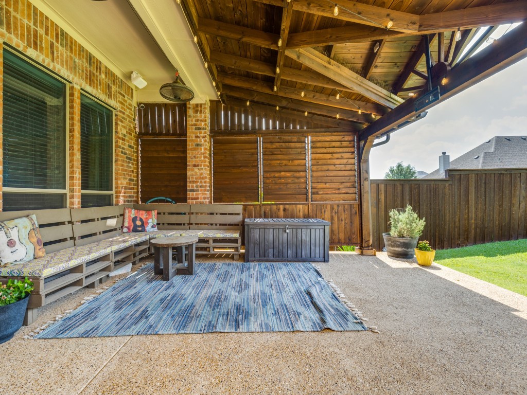 607 Chalk Hill Lane