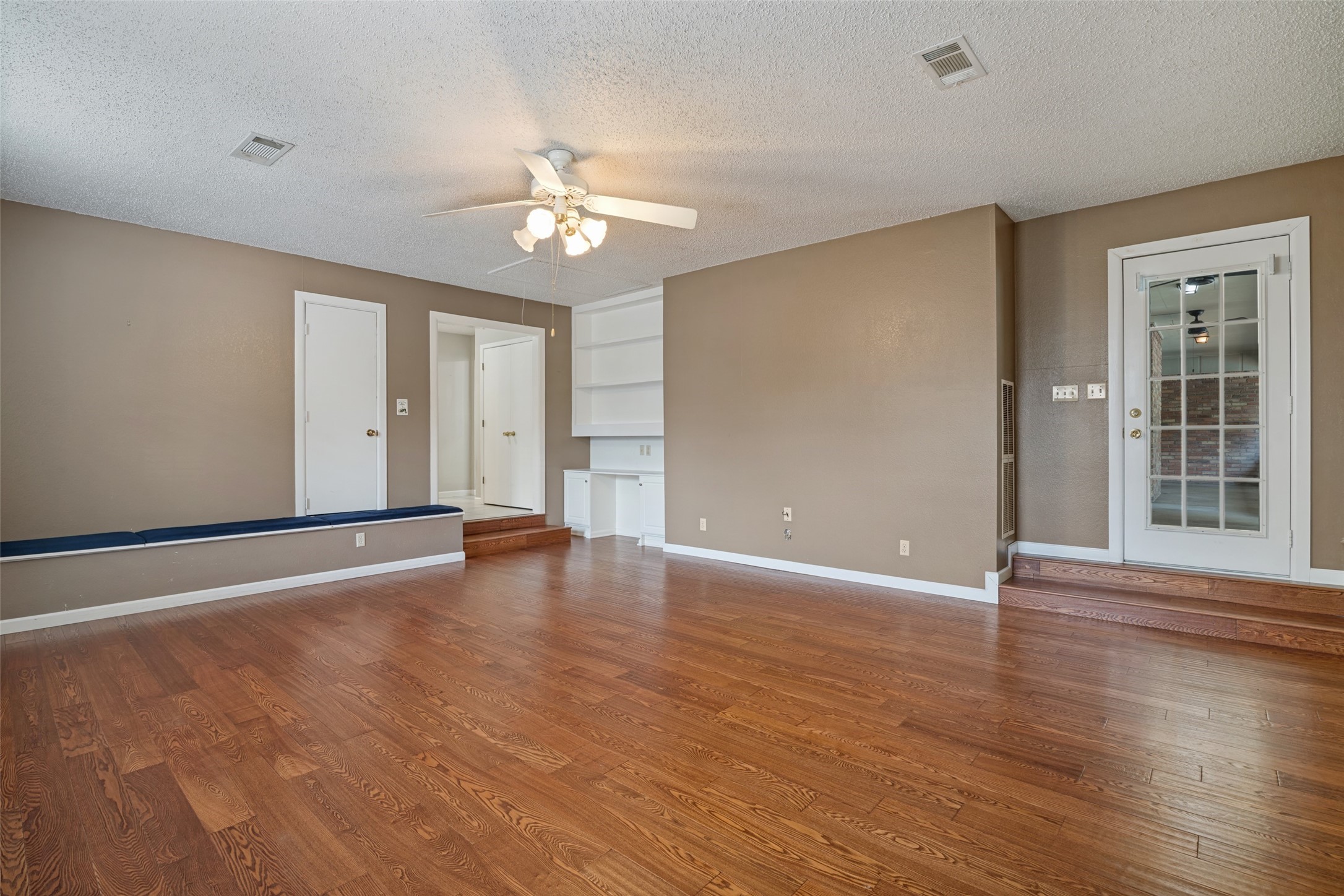 5802 Pecan Grove Drive