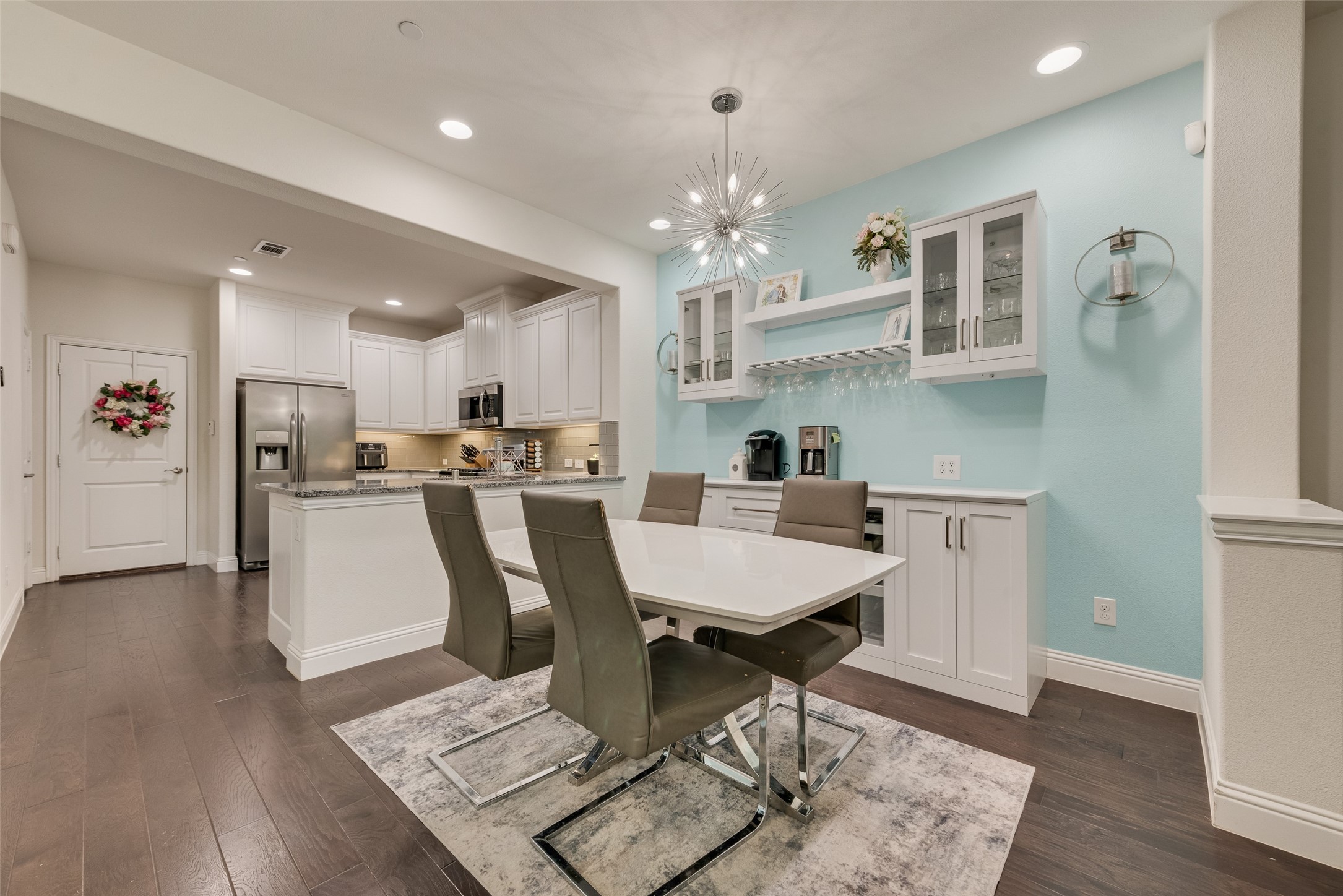 3704 Lantern Lane