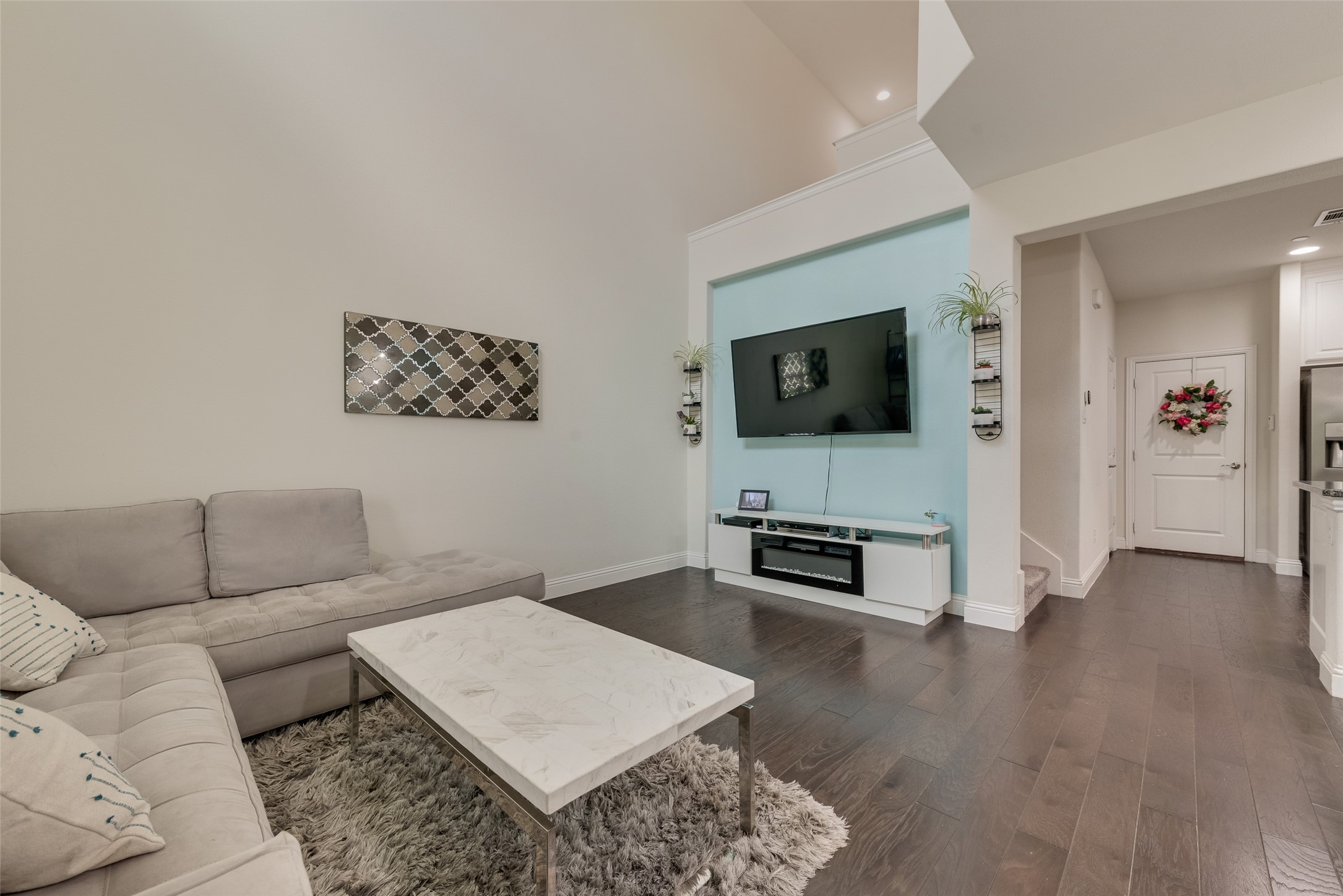 3704 Lantern Lane