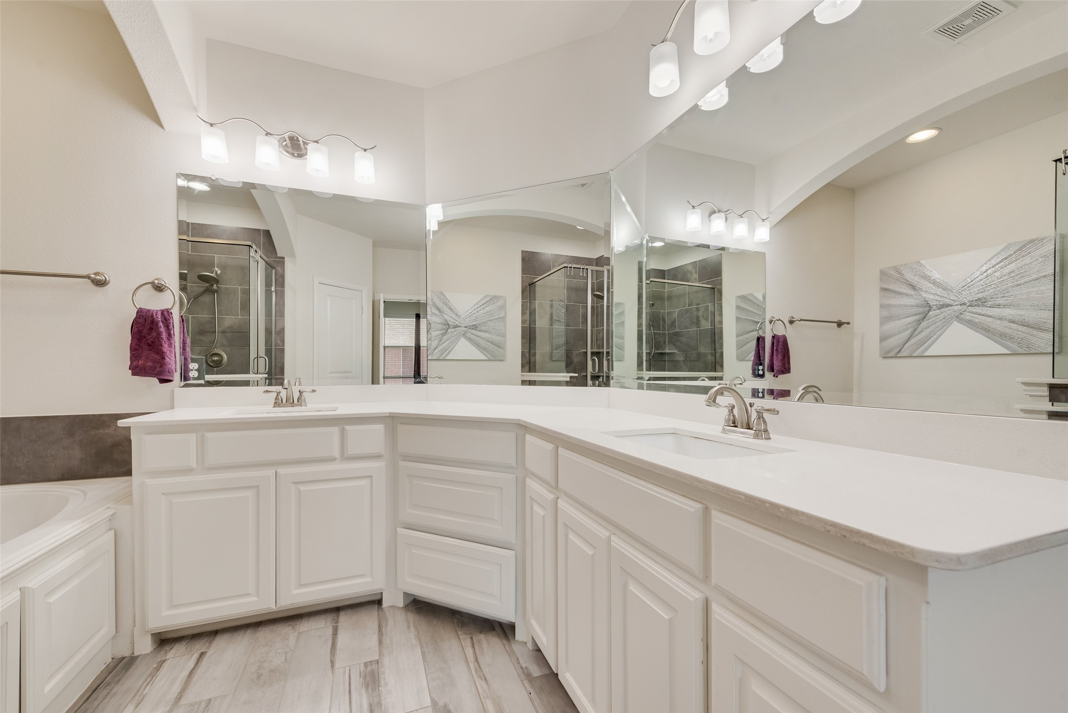 3704 Lantern Lane