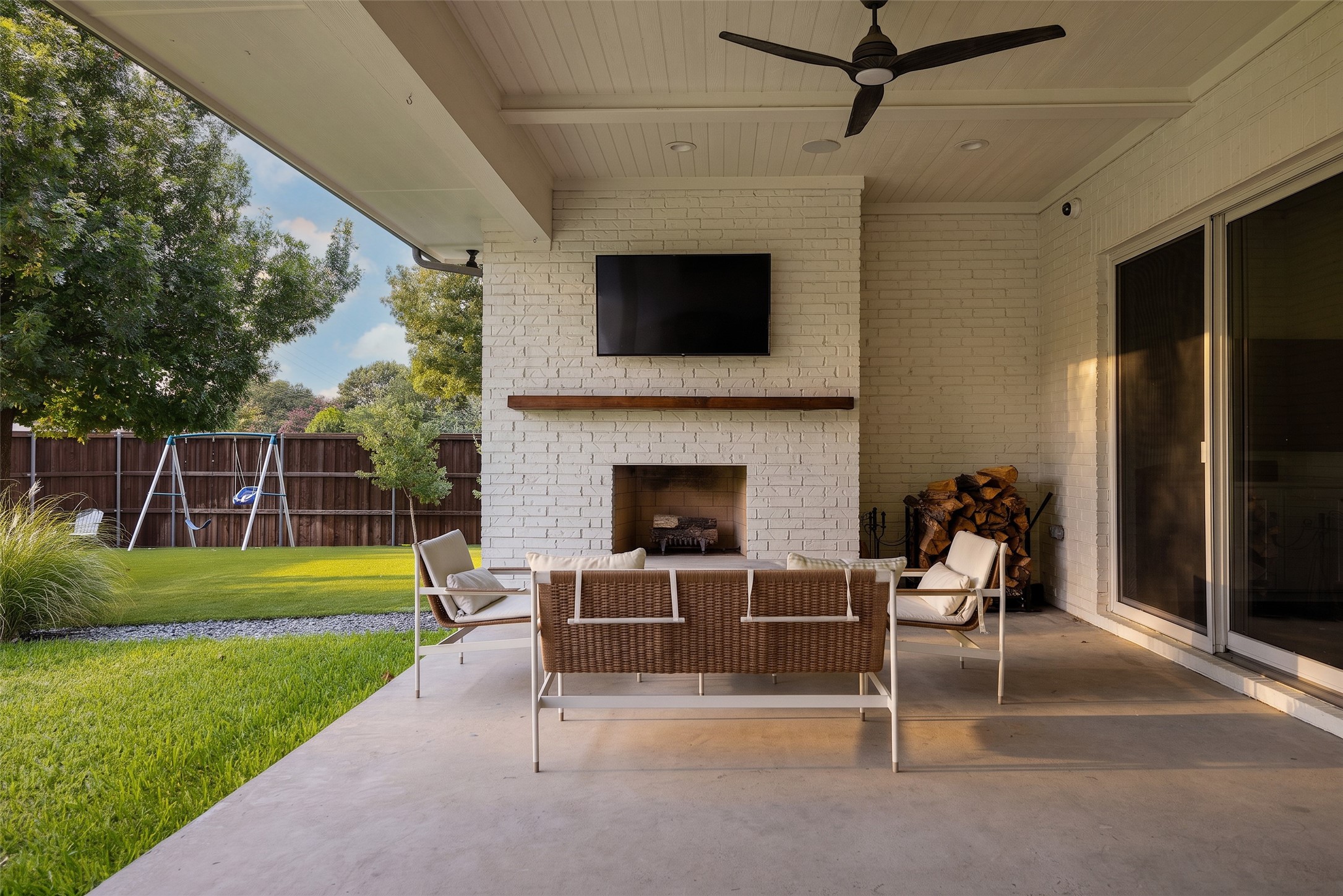 813 Clearwater Drive
