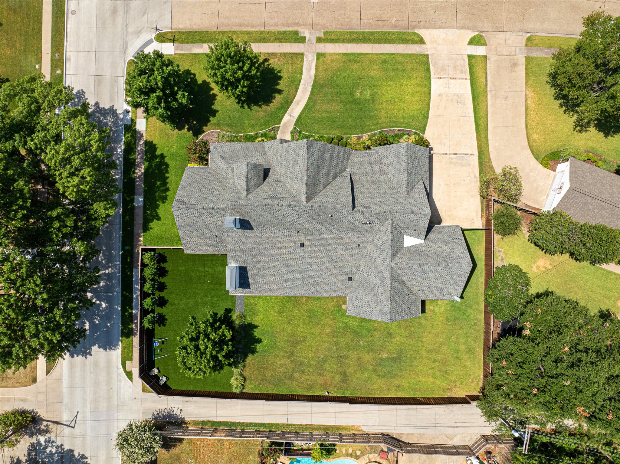 813 Clearwater Drive