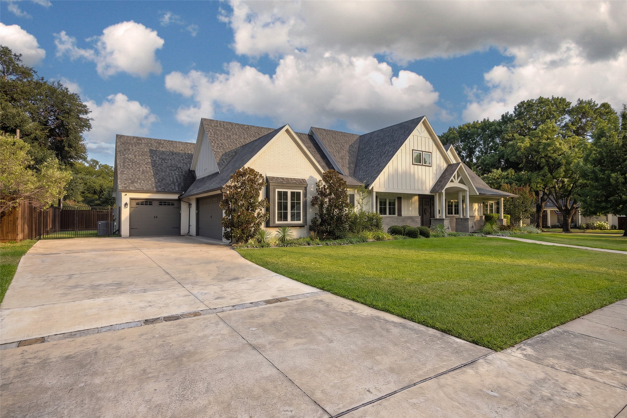 813 Clearwater Drive