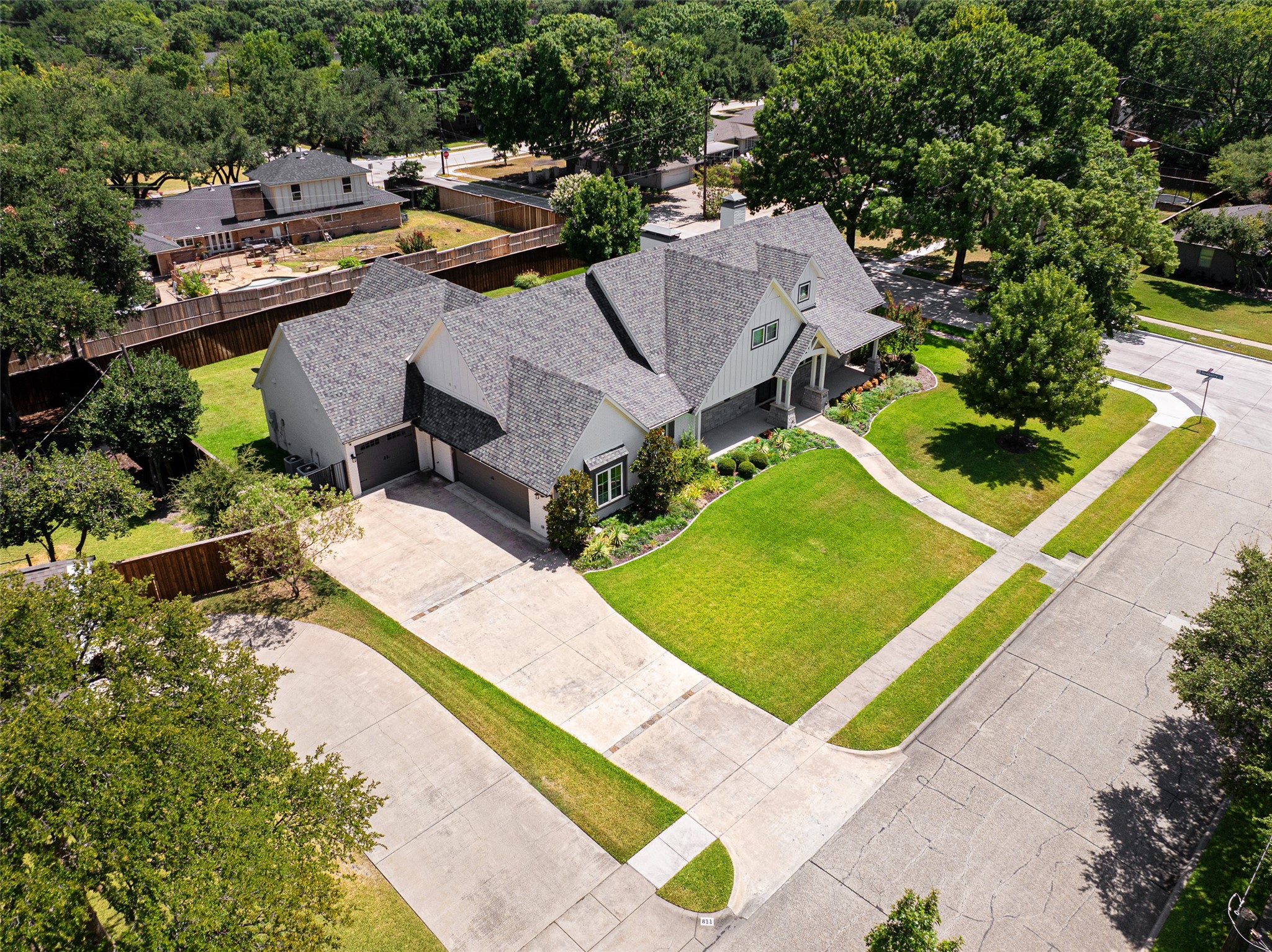 813 Clearwater Drive