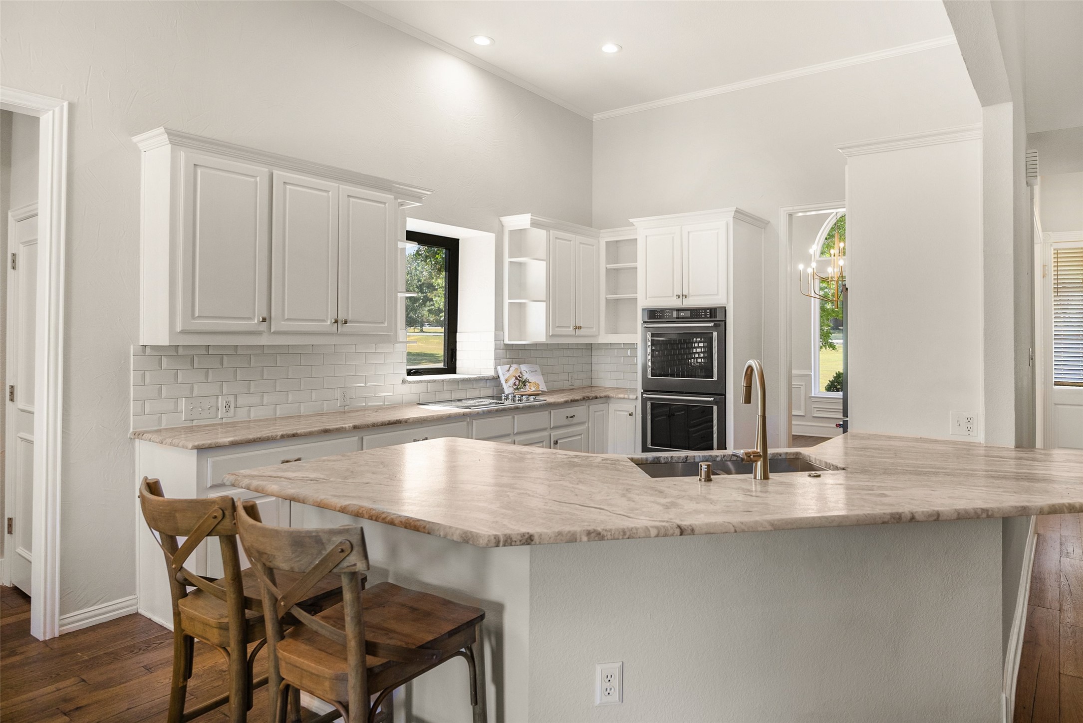 14085 Red Oak Circle S