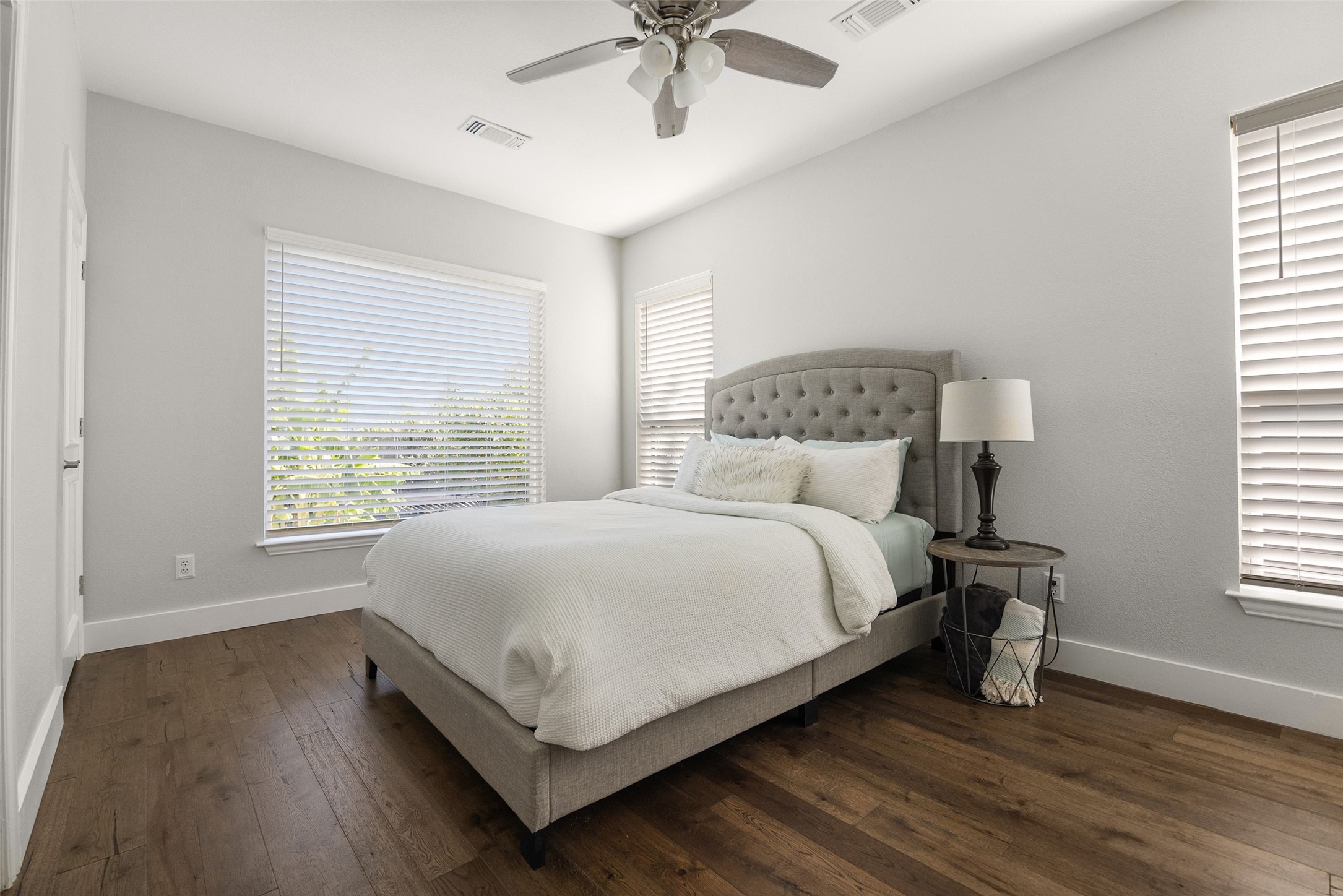 14085 Red Oak Circle S