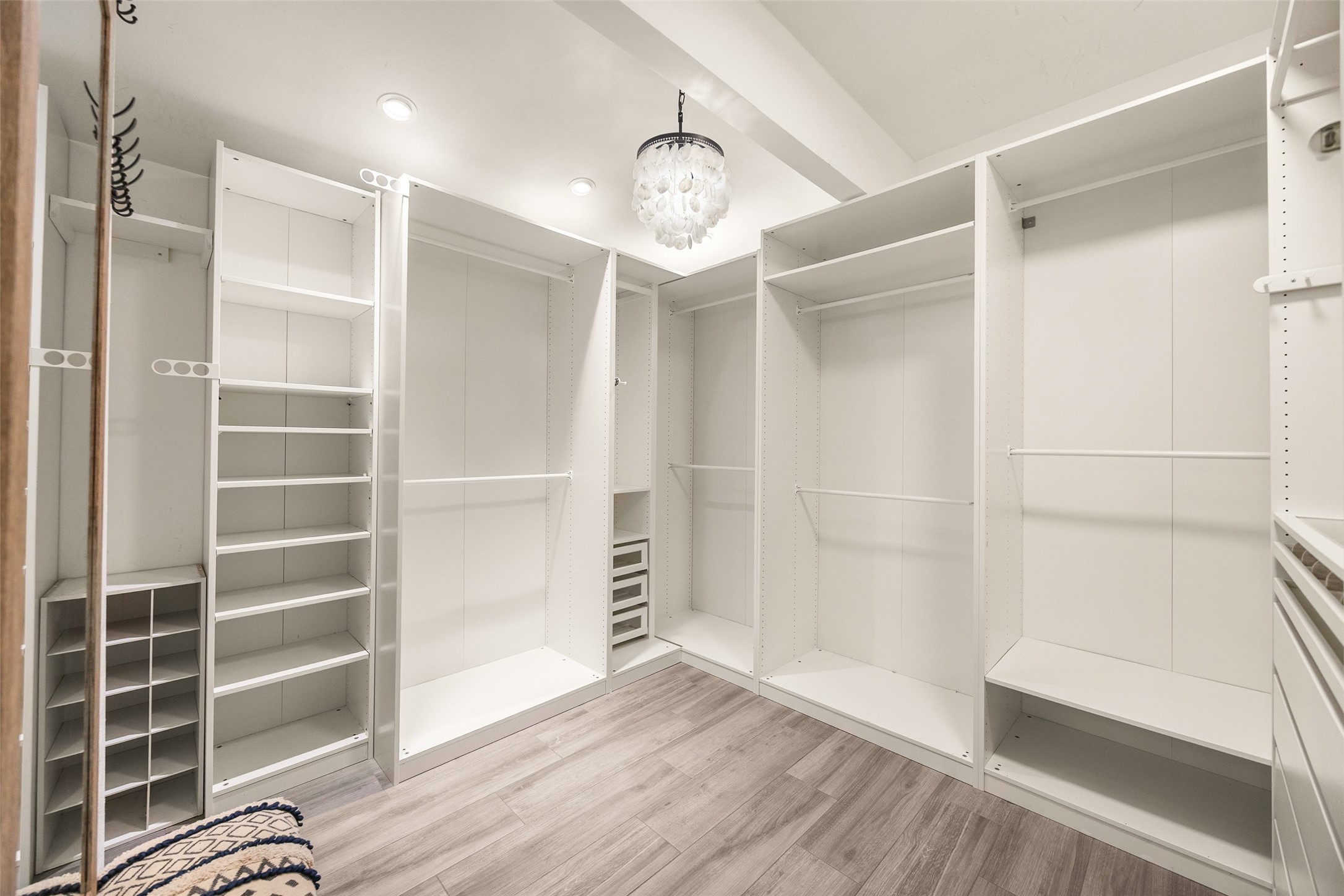 14085 Red Oak Circle S