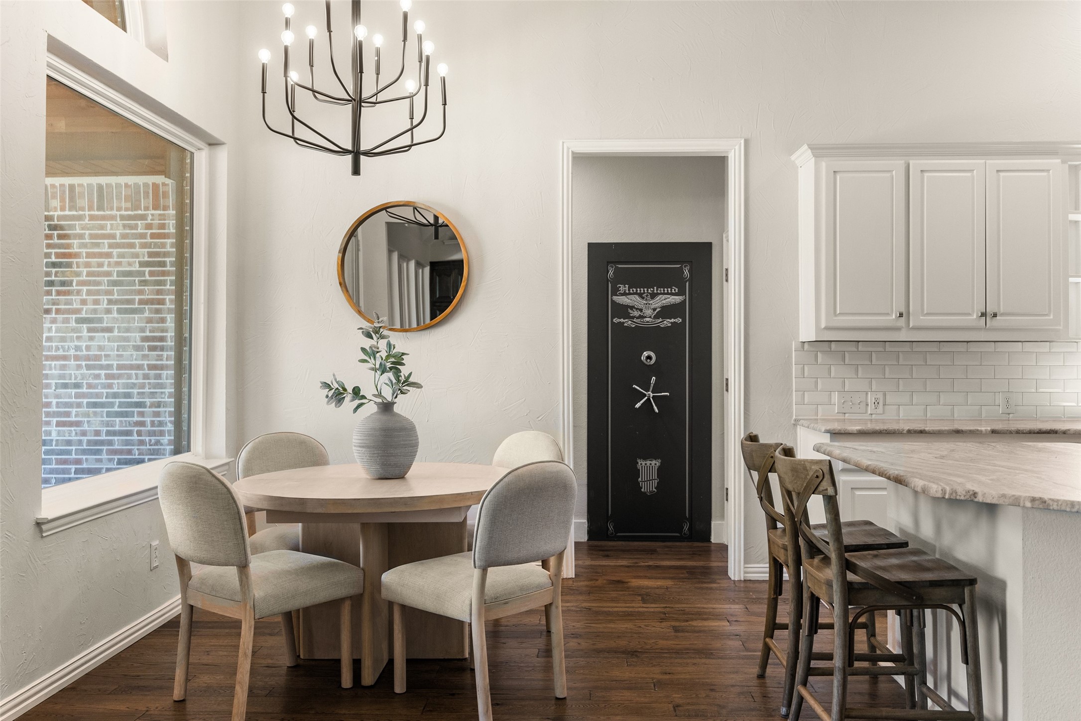 14085 Red Oak Circle S