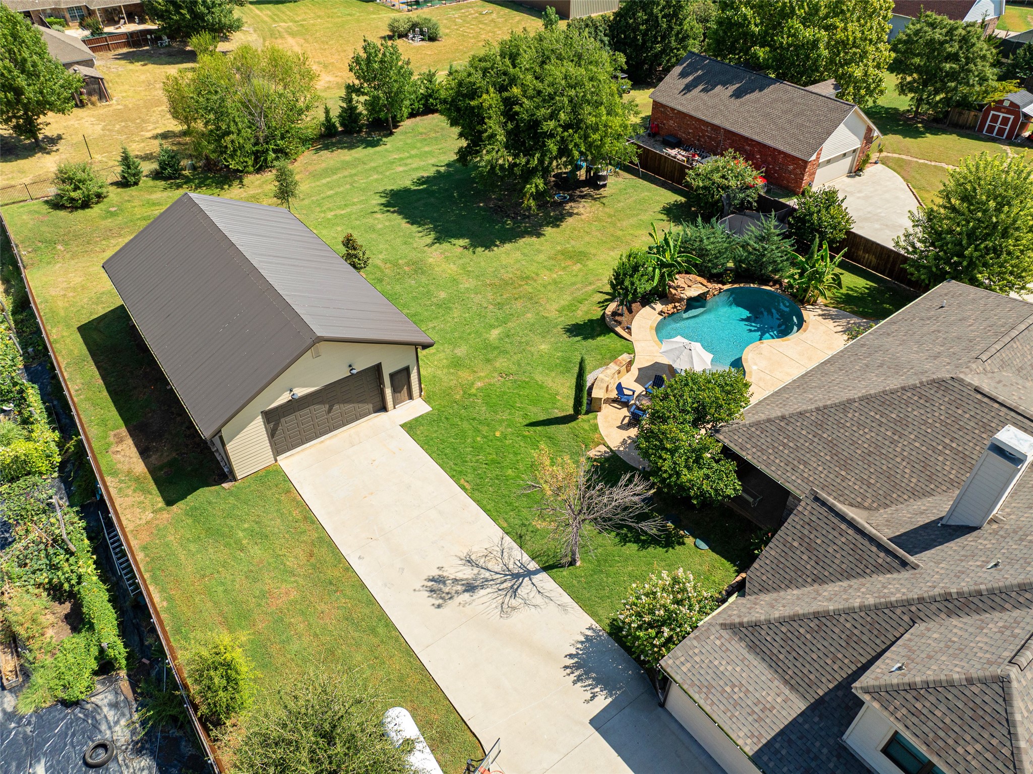 14085 Red Oak Circle S