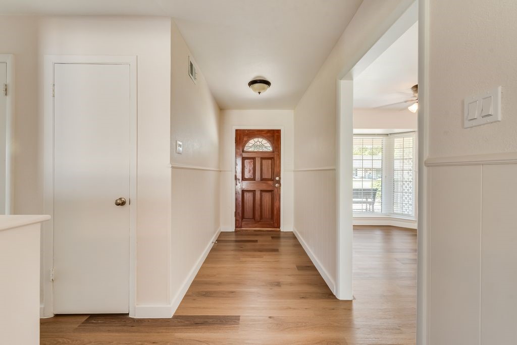 2833 Linden Lea