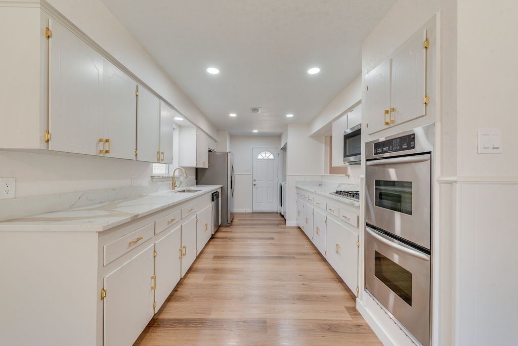 2833 Linden Lea