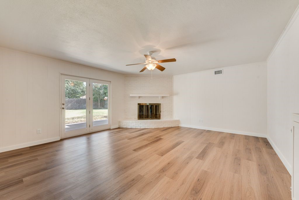 2833 Linden Lea