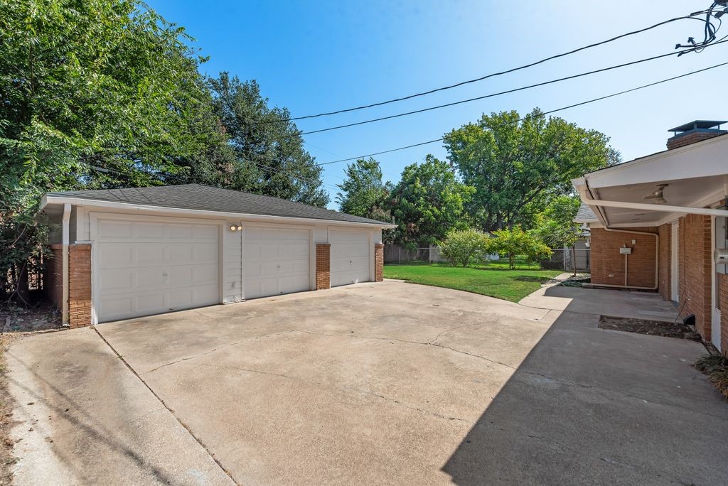 2833 Linden Lea