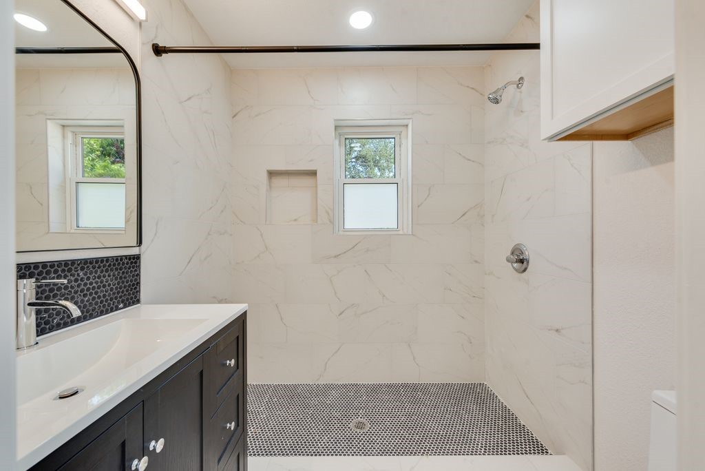 2833 Linden Lea