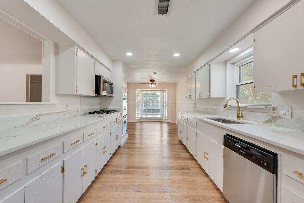 2833 Linden Lea