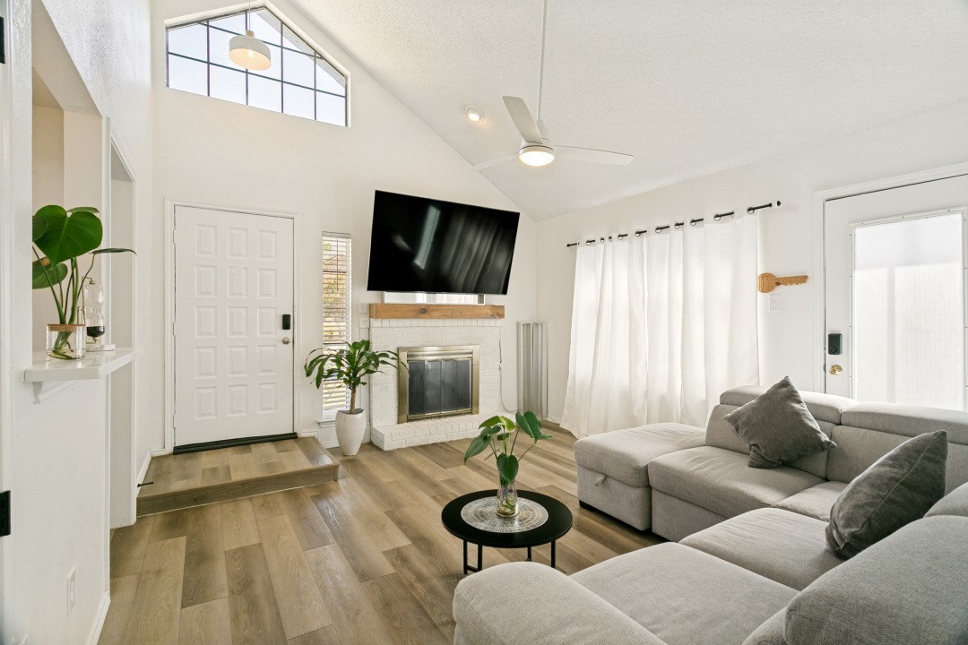 1332 Cedar Ridge Drive