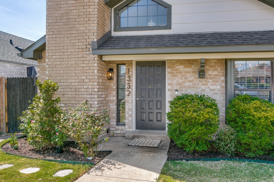 1332 Cedar Ridge Drive