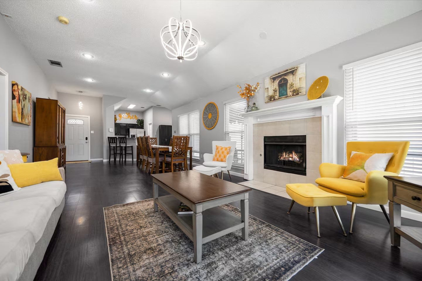 2202 Ashwood Court